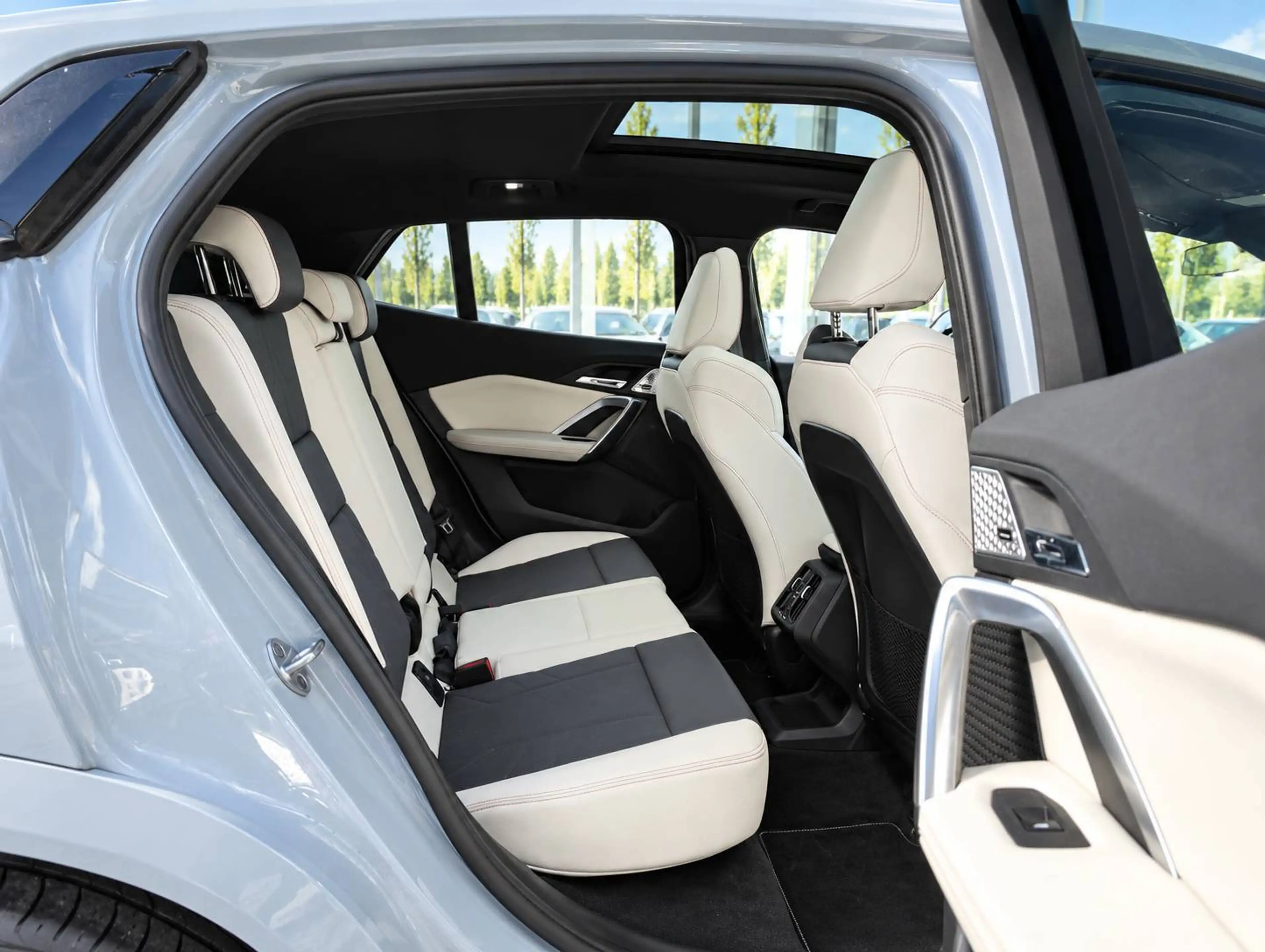 BMW X2 20 d sDrive M Sport/PANORAM/SHZ/KAMERA/PDC/VOLL — photo 12