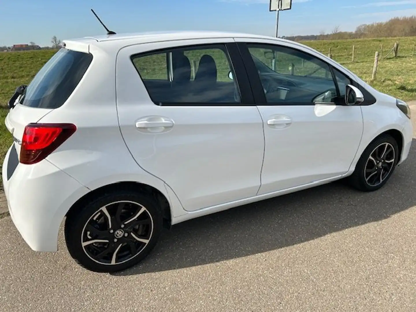 Toyota Yaris Aspiration- Climate Control Wit - 2