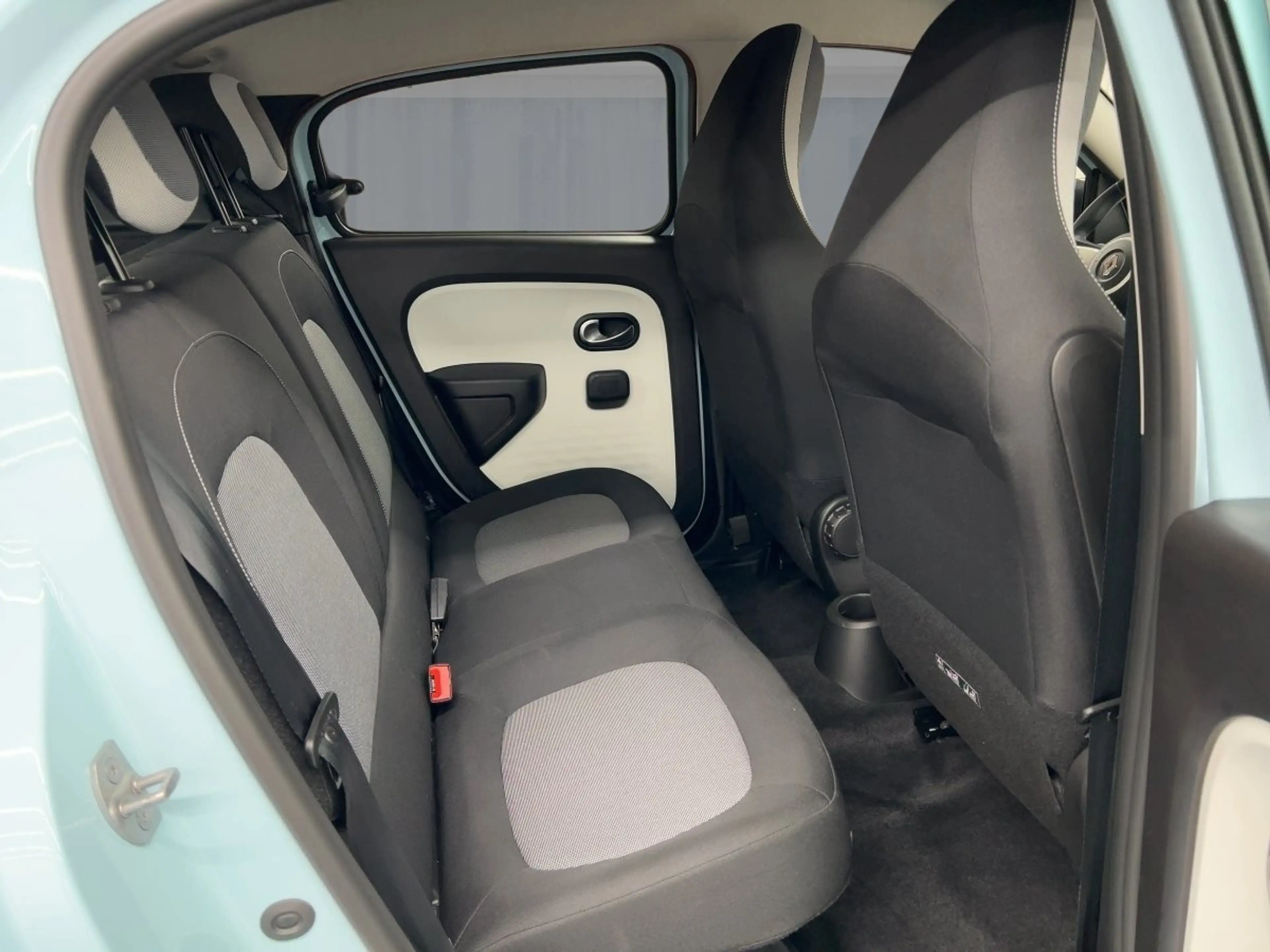 Renault Twingo EQUILIBRE SCe 65 SITZHEIZUNG — photo 9