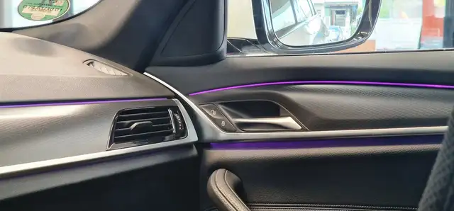 BMW 5 Series view 20