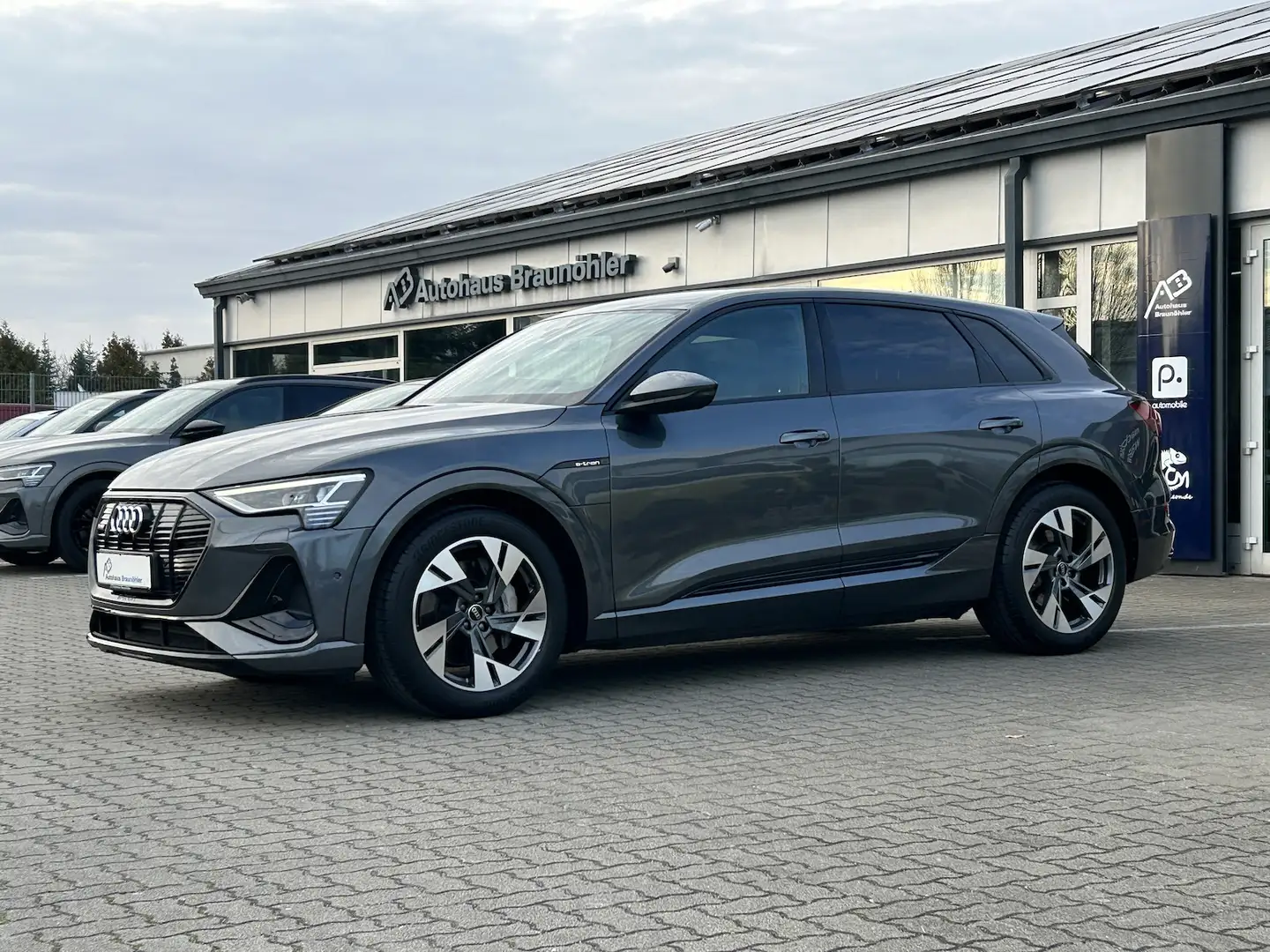 Audi e-tron 55 quattro S line*Black*Kamera*Tour* Gris - 2