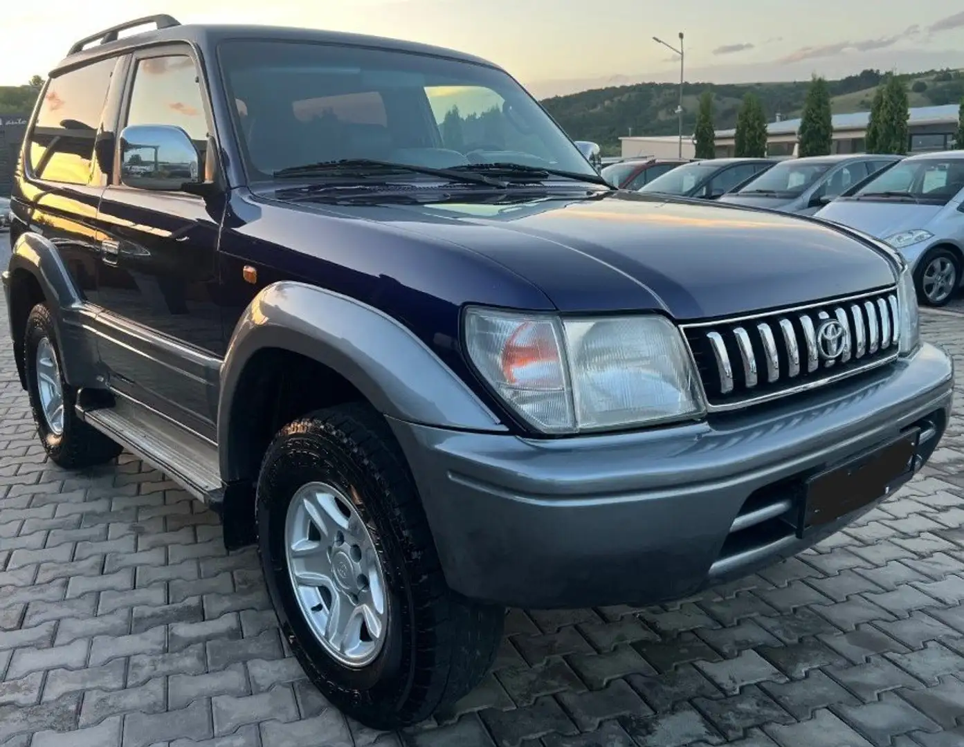 Toyota Land Cruiser - 2