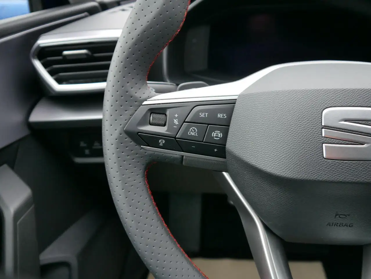 SEAT Leon 2026 — фото 12