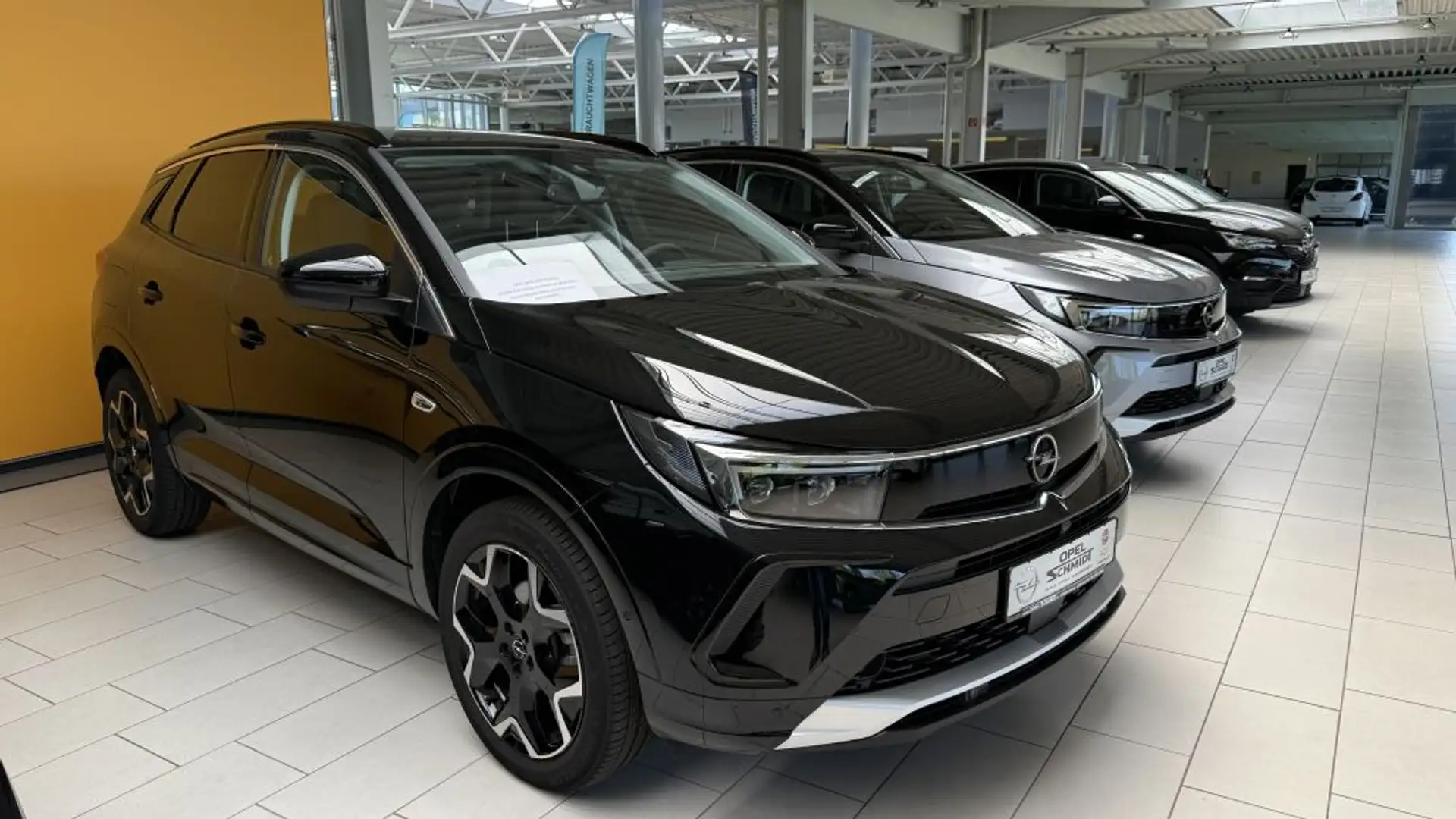 Opel Grandland 1.2 DI Automatik Ultimate Zwart - 1