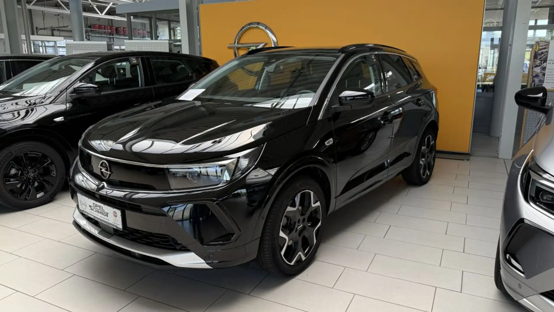 Opel Grandland 1.2 DI Automatik Ultimate Noir - 2