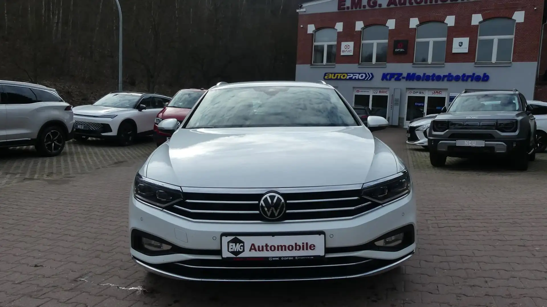 Volkswagen Passat Variant Passat*Variant*Stand-Hzg*SHZ*ACC*Massage*DAB Blanc - 2