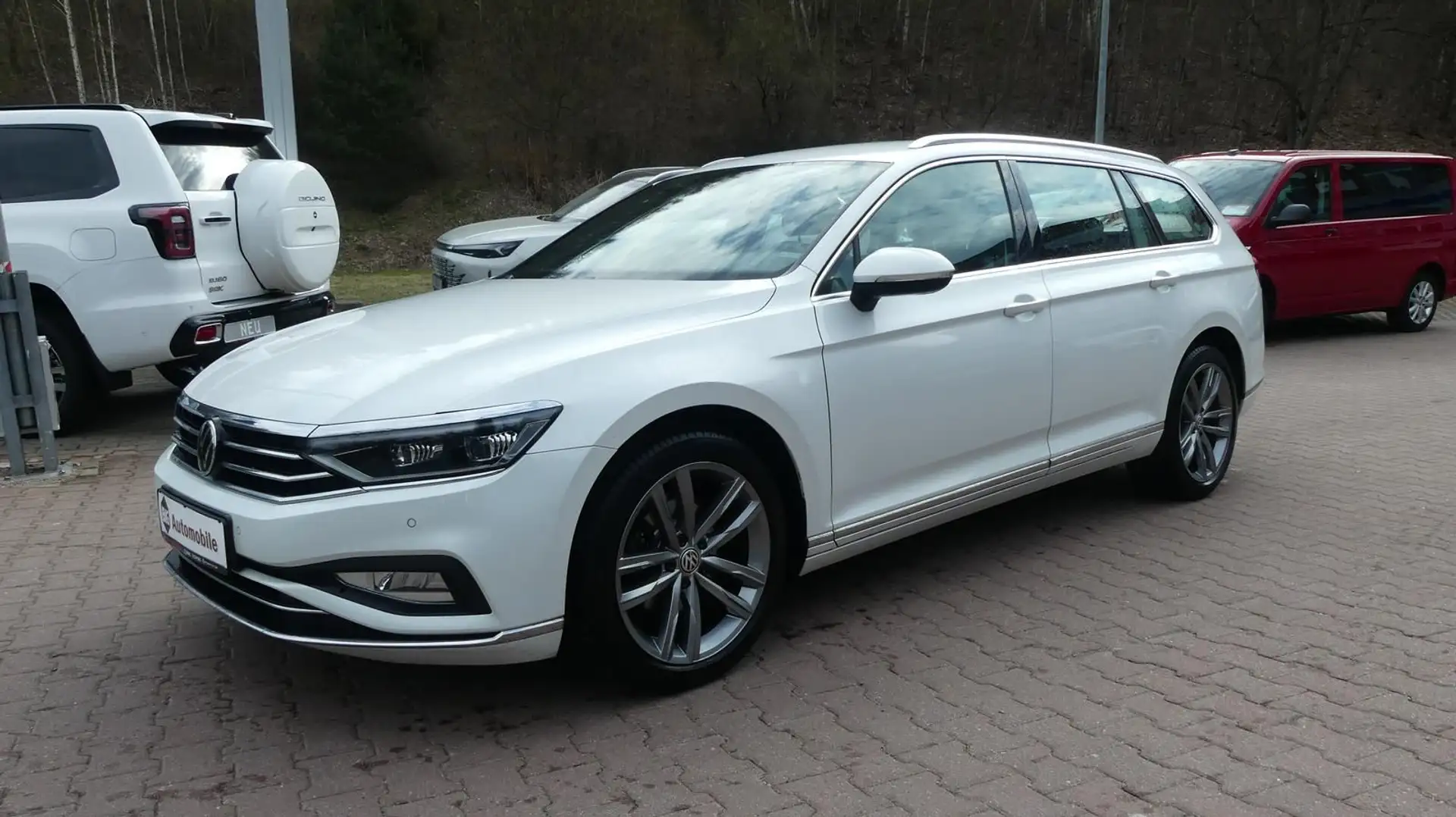Volkswagen Passat Variant Passat*Variant*Stand-Hzg*SHZ*ACC*Massage*DAB Blanc - 1