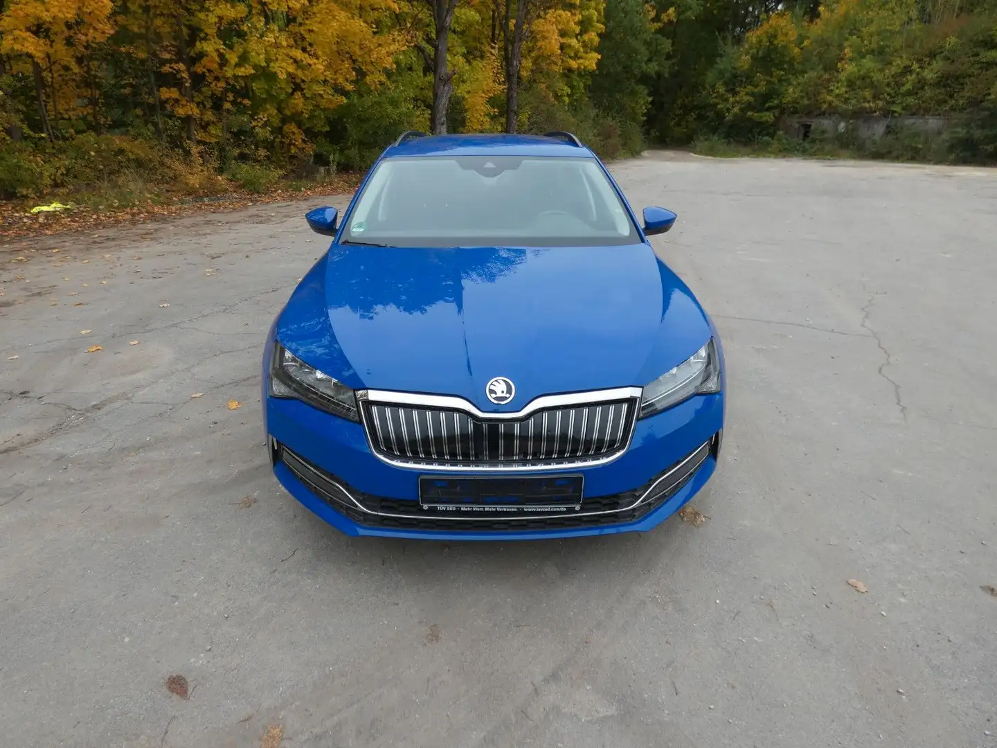 Skoda Superb Combi Ambition iV Aut. Navi AHK Webasto Blau - 2