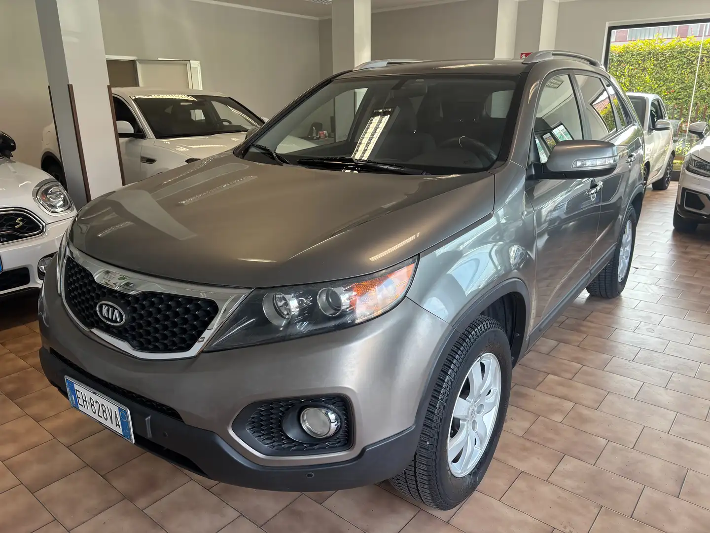 Kia Sorento 2.4 Active 2wd*GPL FINO 2031 Gris - 1