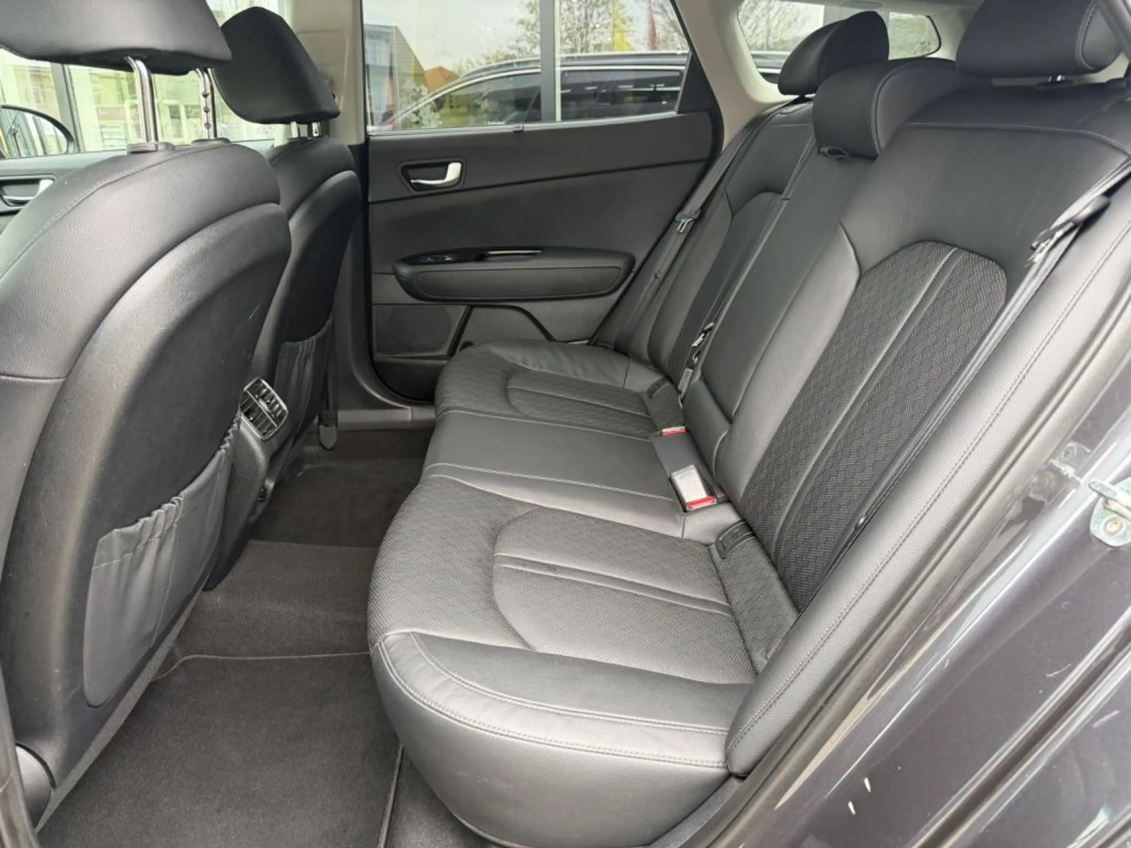 Kia Optima Sportswagon 2.0 GDI Plug-In Hybrid Spirit — photo 7
