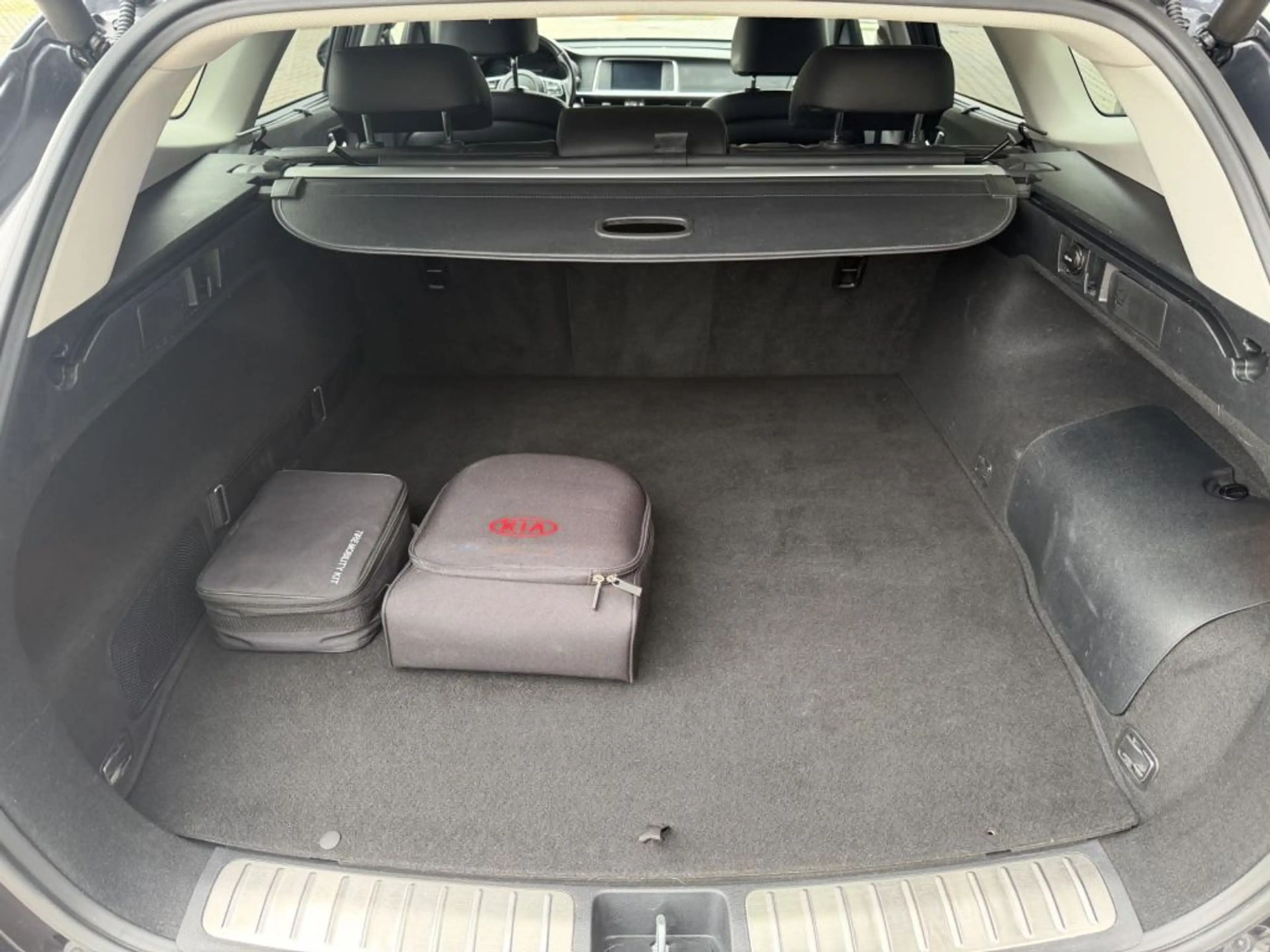 Kia Optima Sportswagon 2.0 GDI Plug-In Hybrid Spirit — photo 9