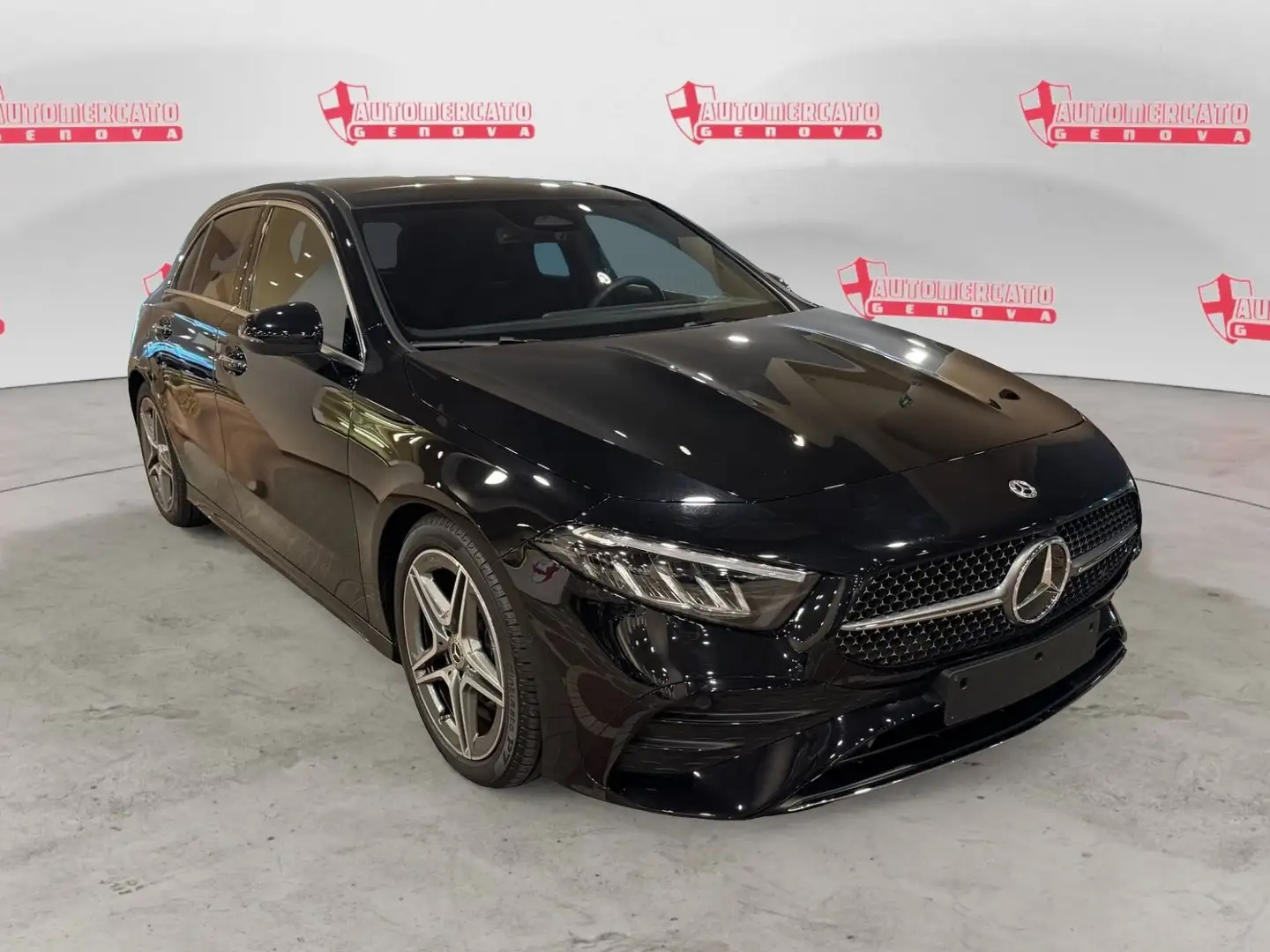 Mercedes-Benz A 200 A 200 Automatic AMG Line Premium TETTO APRIBILE Negro - 2