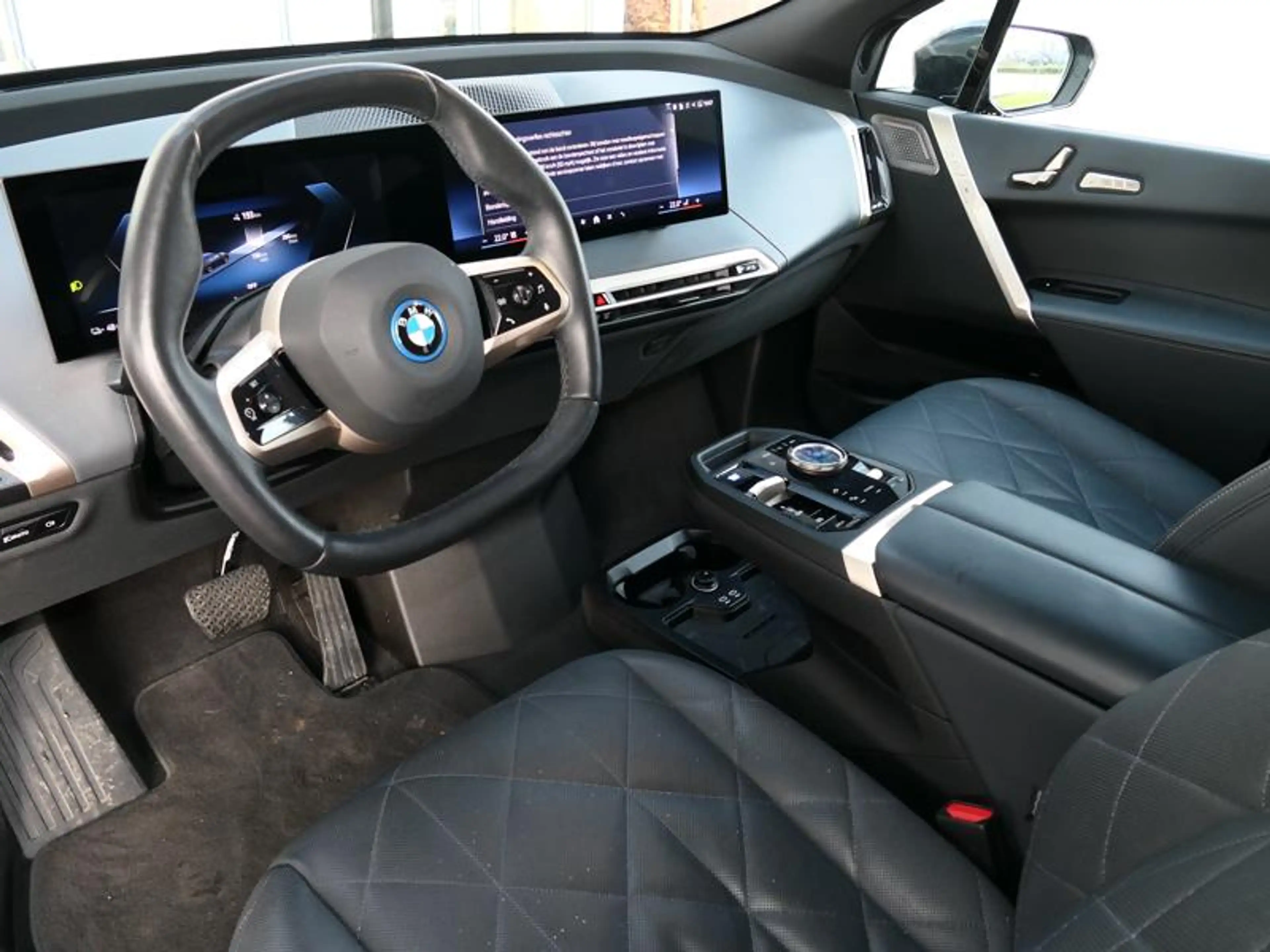 BMW iX xDrive50 Sport | PANO | Drive PRO | B&W | — photo 6