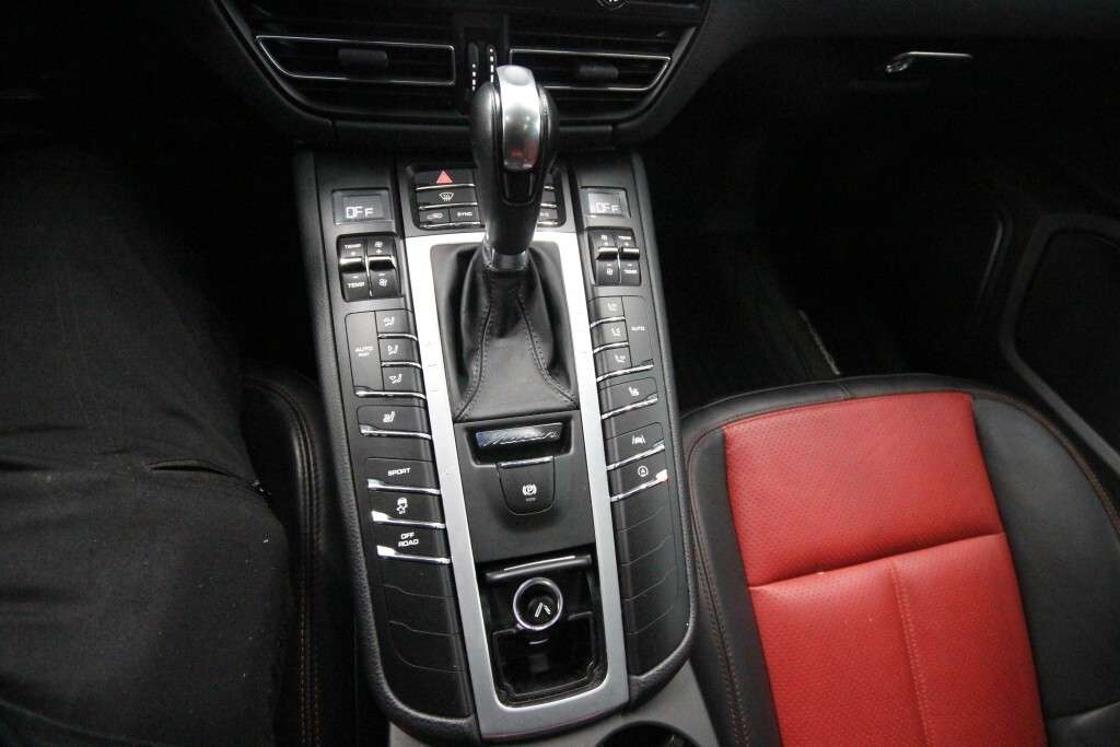 2020 Porsche Macan PREMIUM / AWD thumb 24