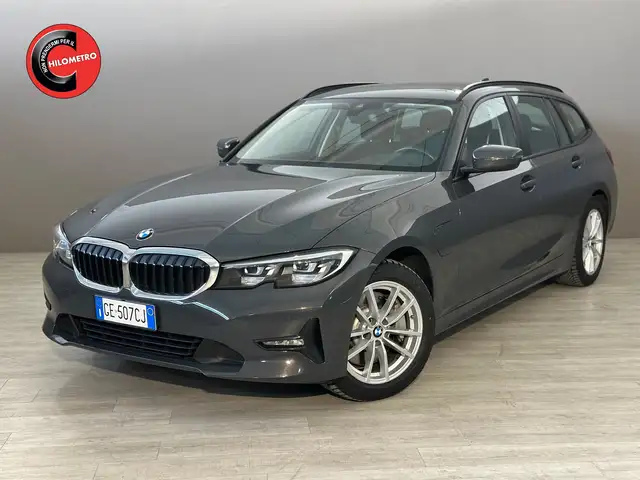 BMW 330 e Touring xDrive Business Advantage auto