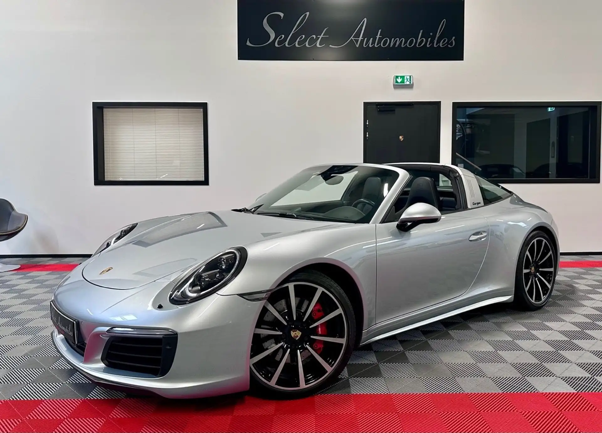 Porsche 911 911 Targa 4S 2016 은색 사진 1