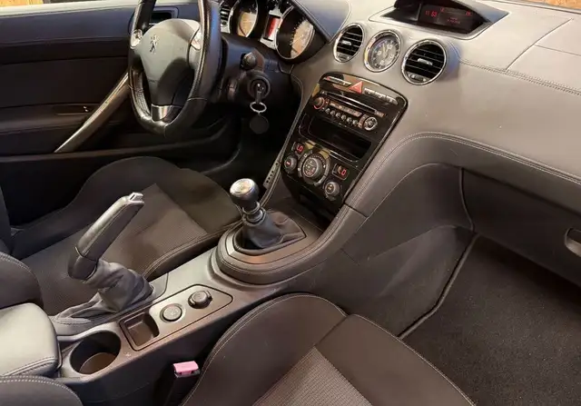 Peugeot RCZ view 10