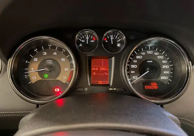 Peugeot RCZ view 8