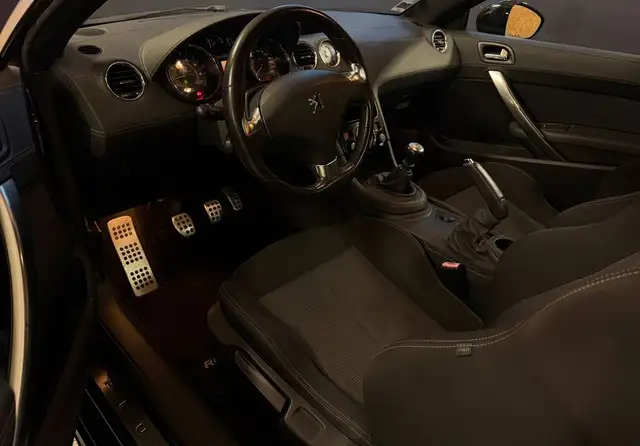 Peugeot RCZ view 13