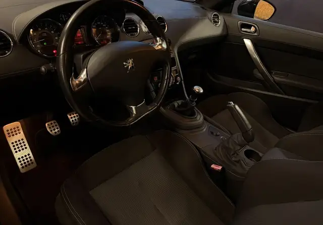 Peugeot RCZ view 14