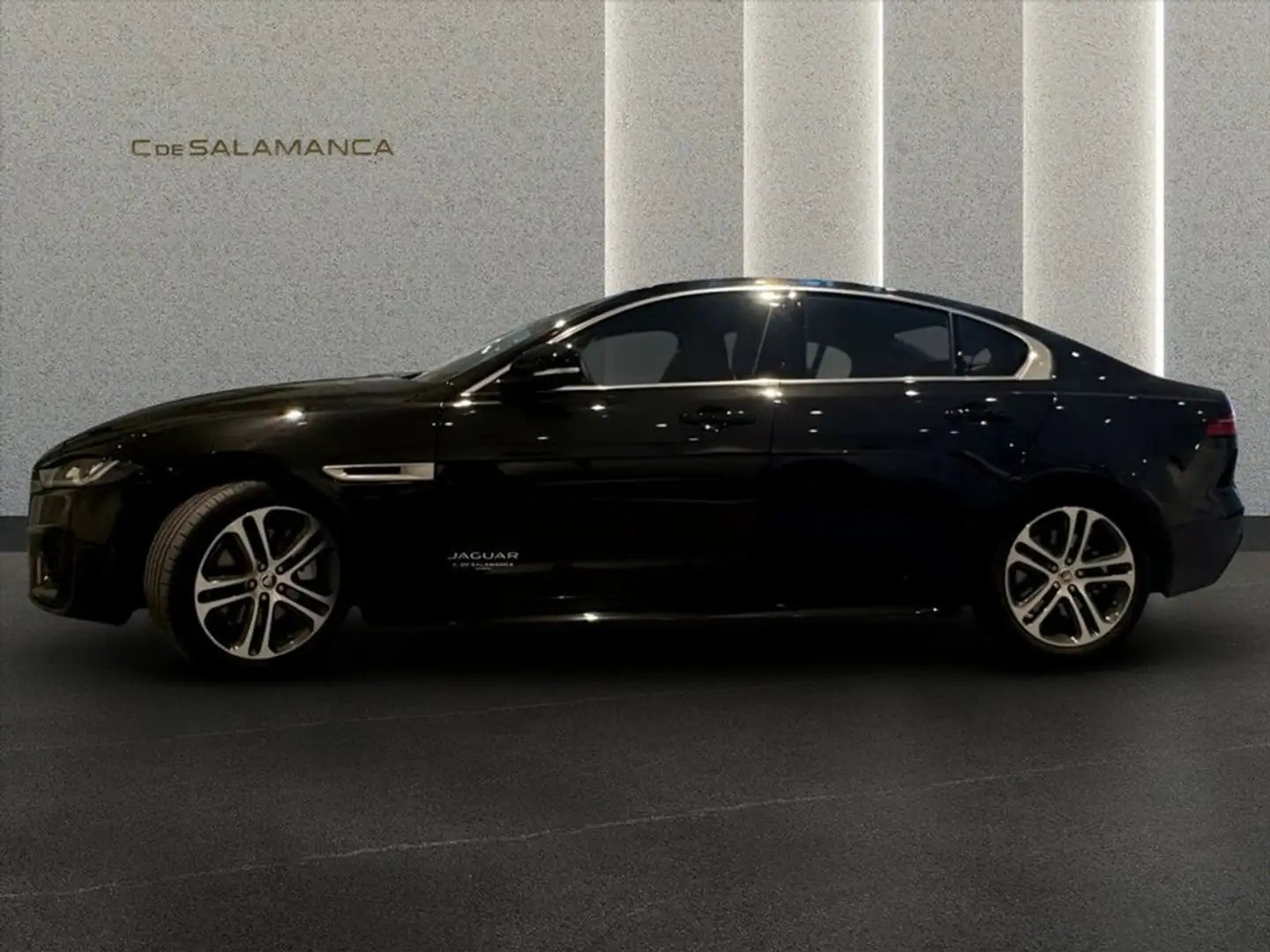 Jaguar XE 2.0D 150kW (204CV) MHEV RWD Auto R-Dyn S Noir - 1