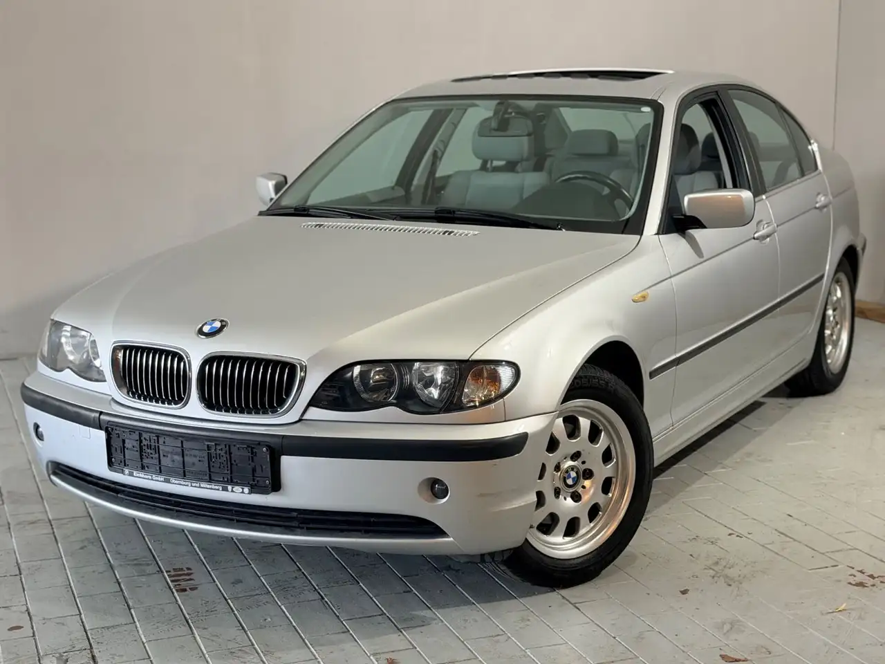 BMW 320 i 6 Zylinder Automatik Navi Einparkhilfe, foto 1