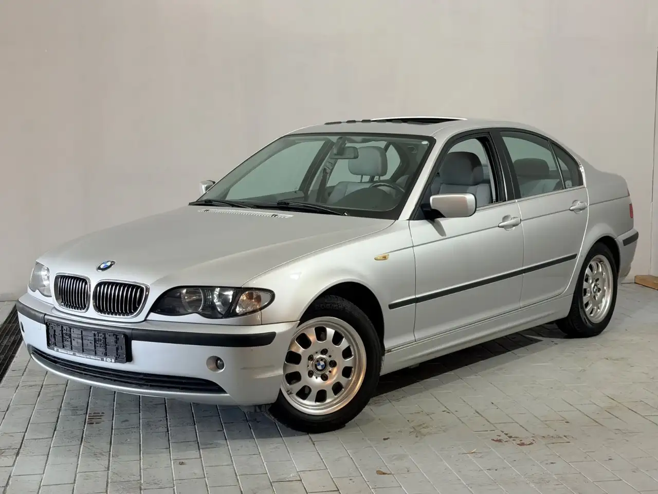BMW 320 i 6 Zylinder Automatik Navi Einparkhilfe, foto 2
