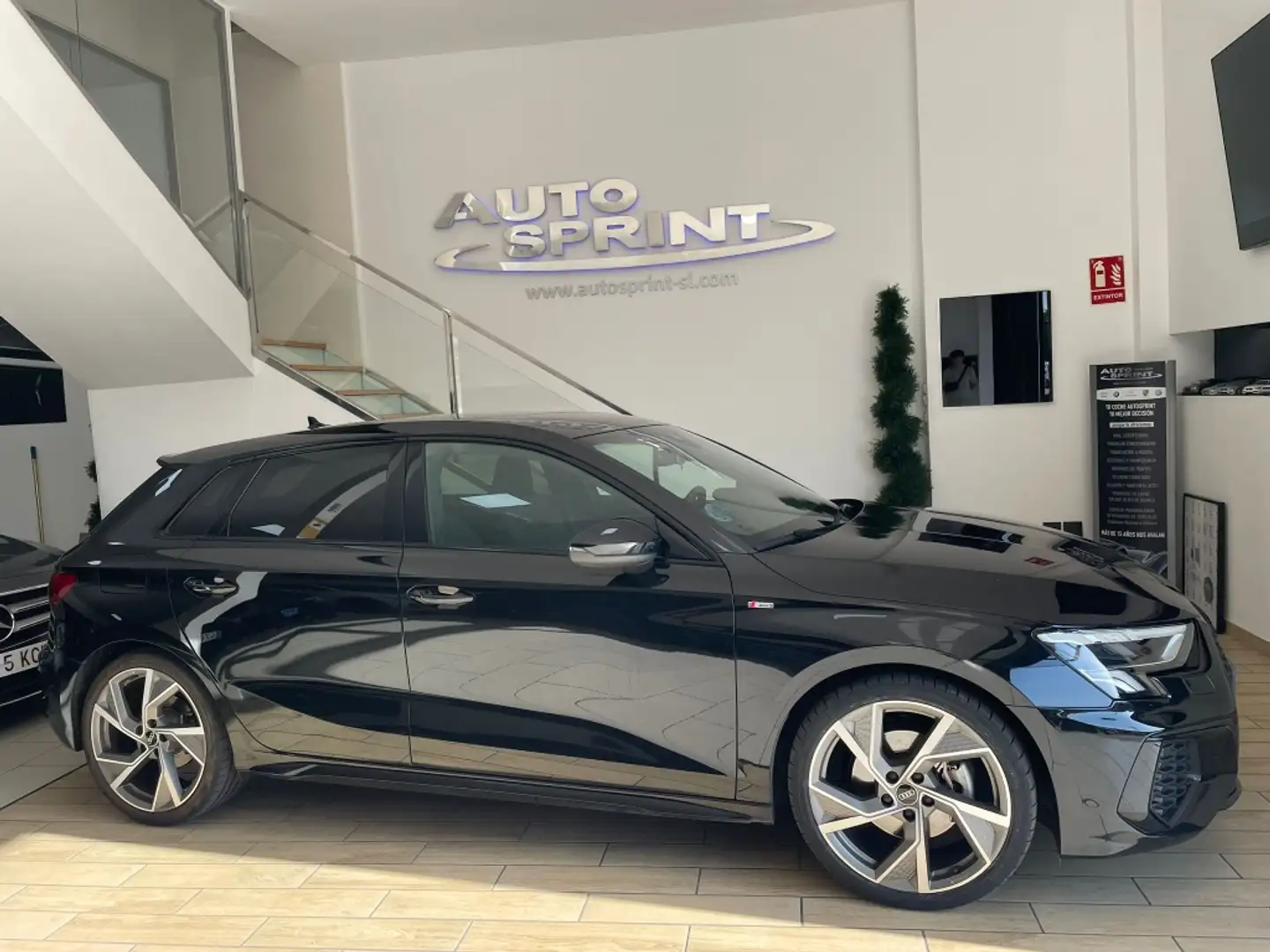 Audi A3 Sportback 35 TFSI Black line S tronic Negro - 2