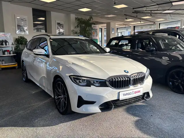 BMW 320 320 d Sport Line Touring +Panorama+Himmel schwarz+
