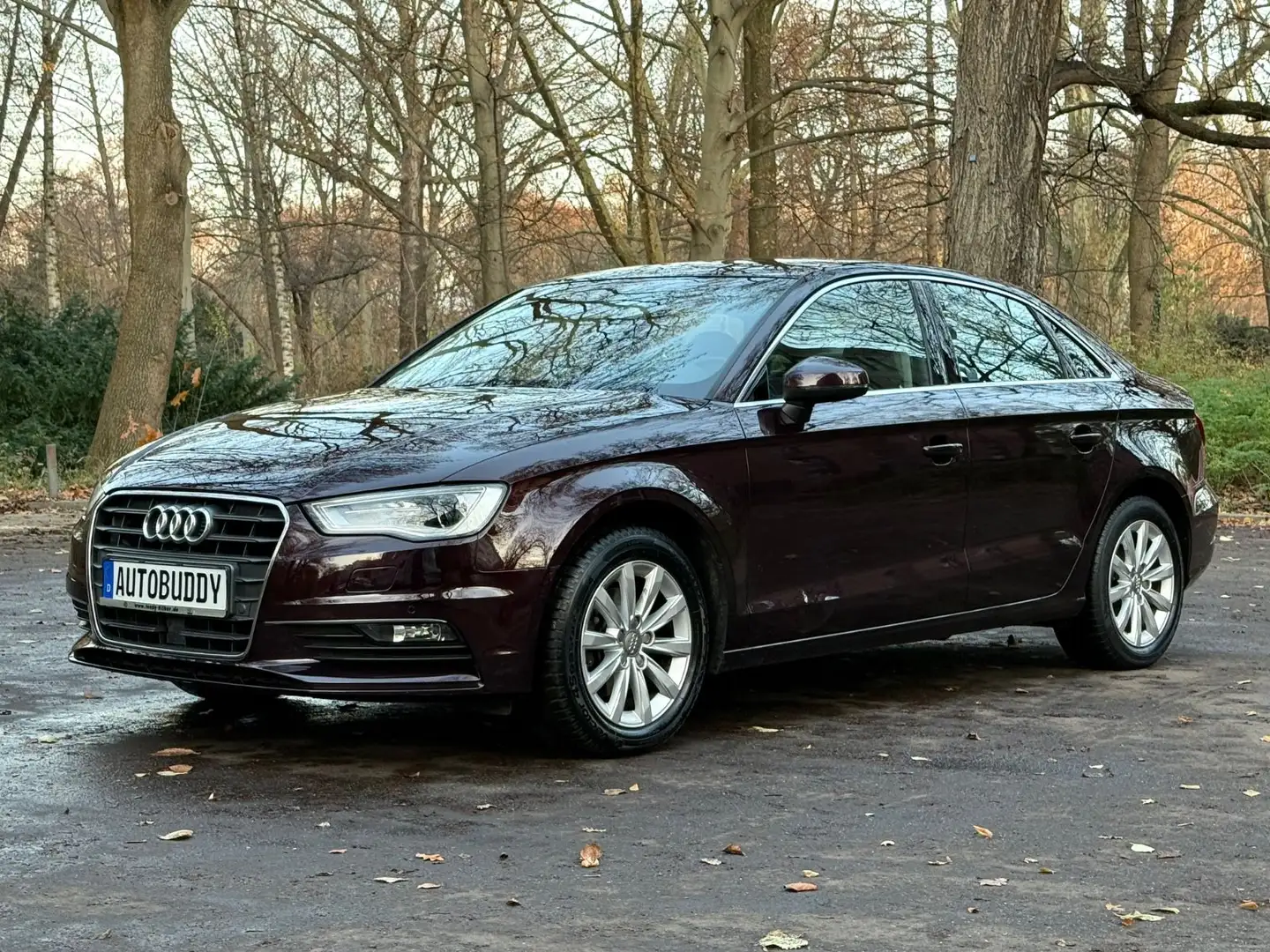 Audi A3 *1.Hand / Scheckheft / optische Mängel* Rot - 2