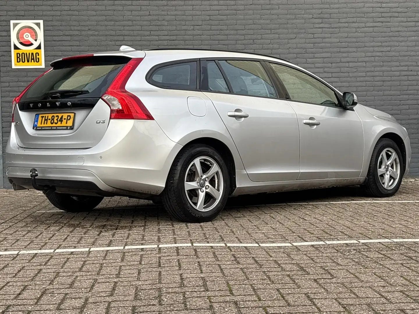 Volvo V60 2.0 D3 Summum | Climate | Cruise | Navi | PDC | St Grijs - 2