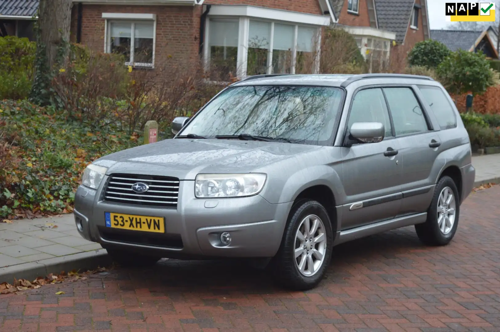 Subaru Forester 2.0 X Luxury Pack Org NL/NAP/Panoramadak/dealer on Grijs - 1