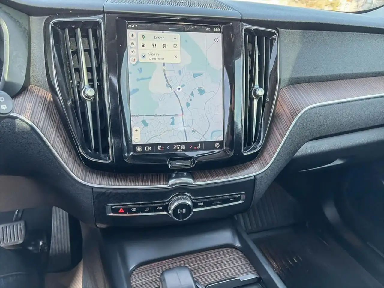 Volvo XC60 снимка Volvo XC60