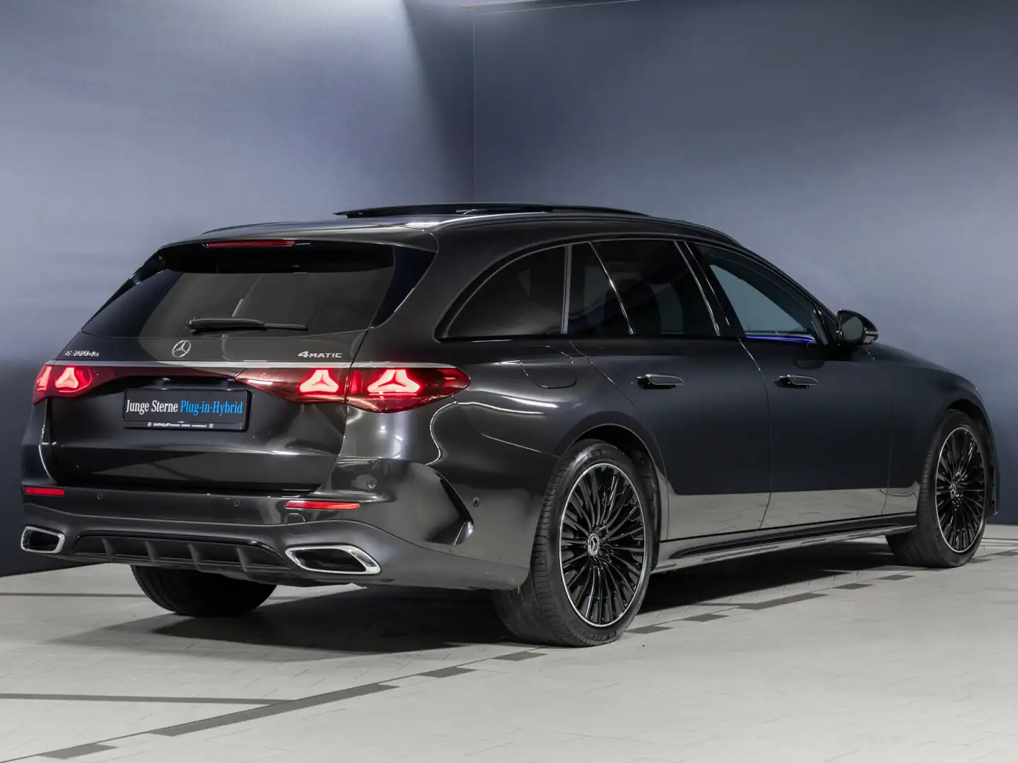 Mercedes-Benz E 300 E 300 de T 4M AMG DIG.LIGHT/Pano/Distro/Airmatic Grau - 2