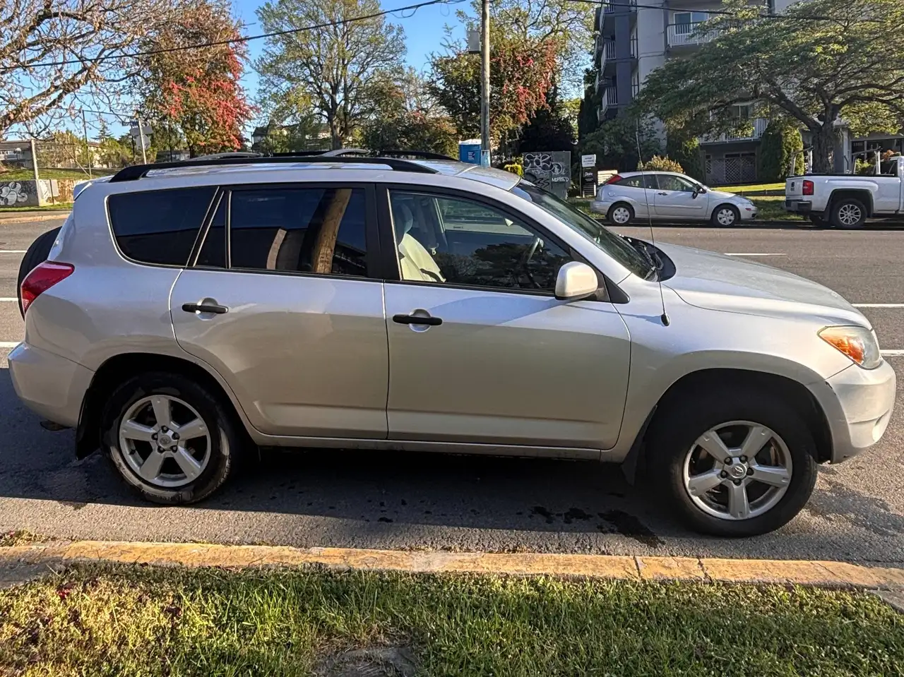 Toyota RAV 4 снимка Toyota RAV 4