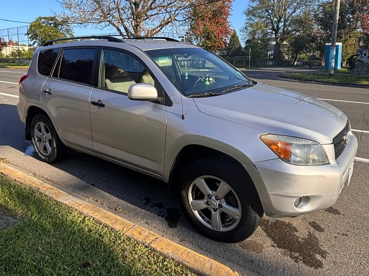 Toyota RAV 4 снимка Toyota RAV 4