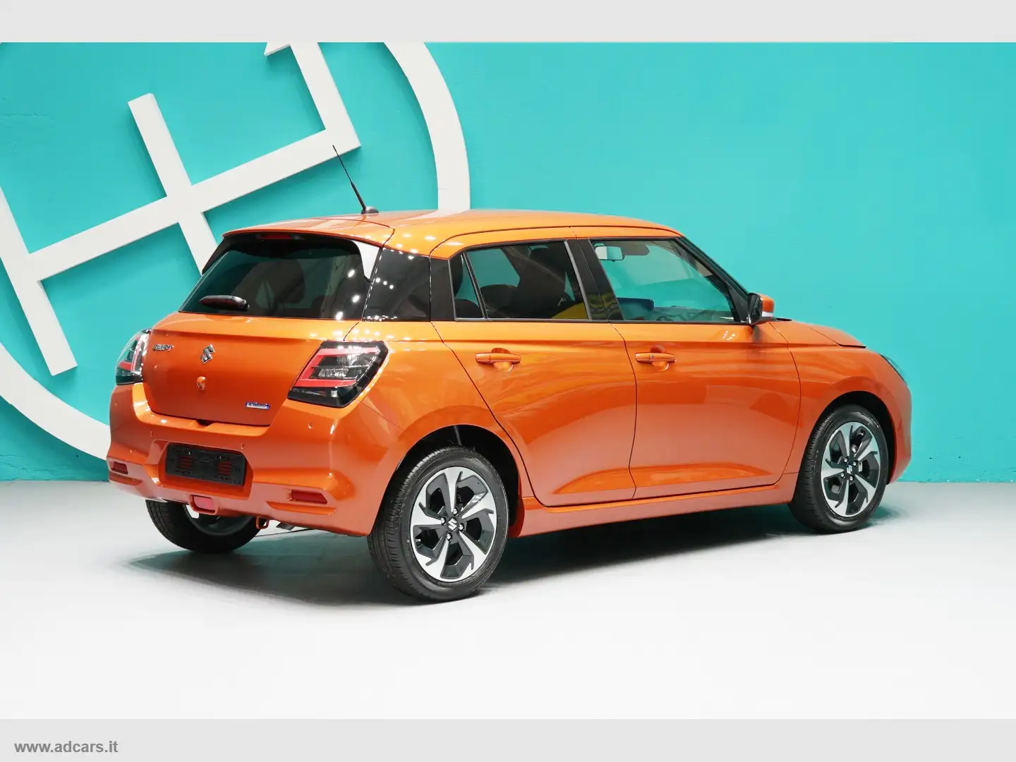 Suzuki Swift 1.2 Hybrid Top 2WD Arancione - 2