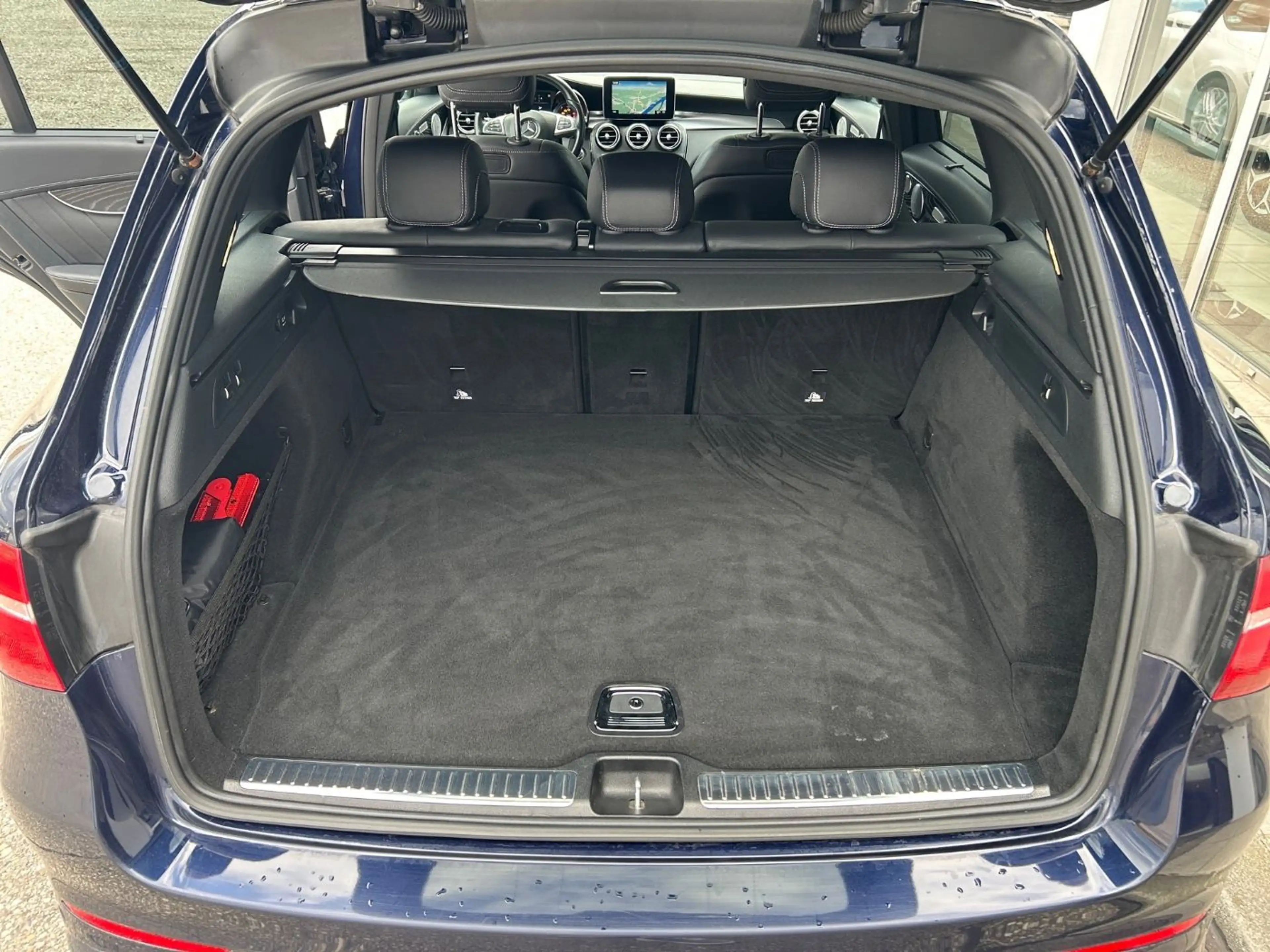 Mercedes-Benz GLC 350 d 4Matic AMG Line AMG Night FAP Ambi COM — photo 13