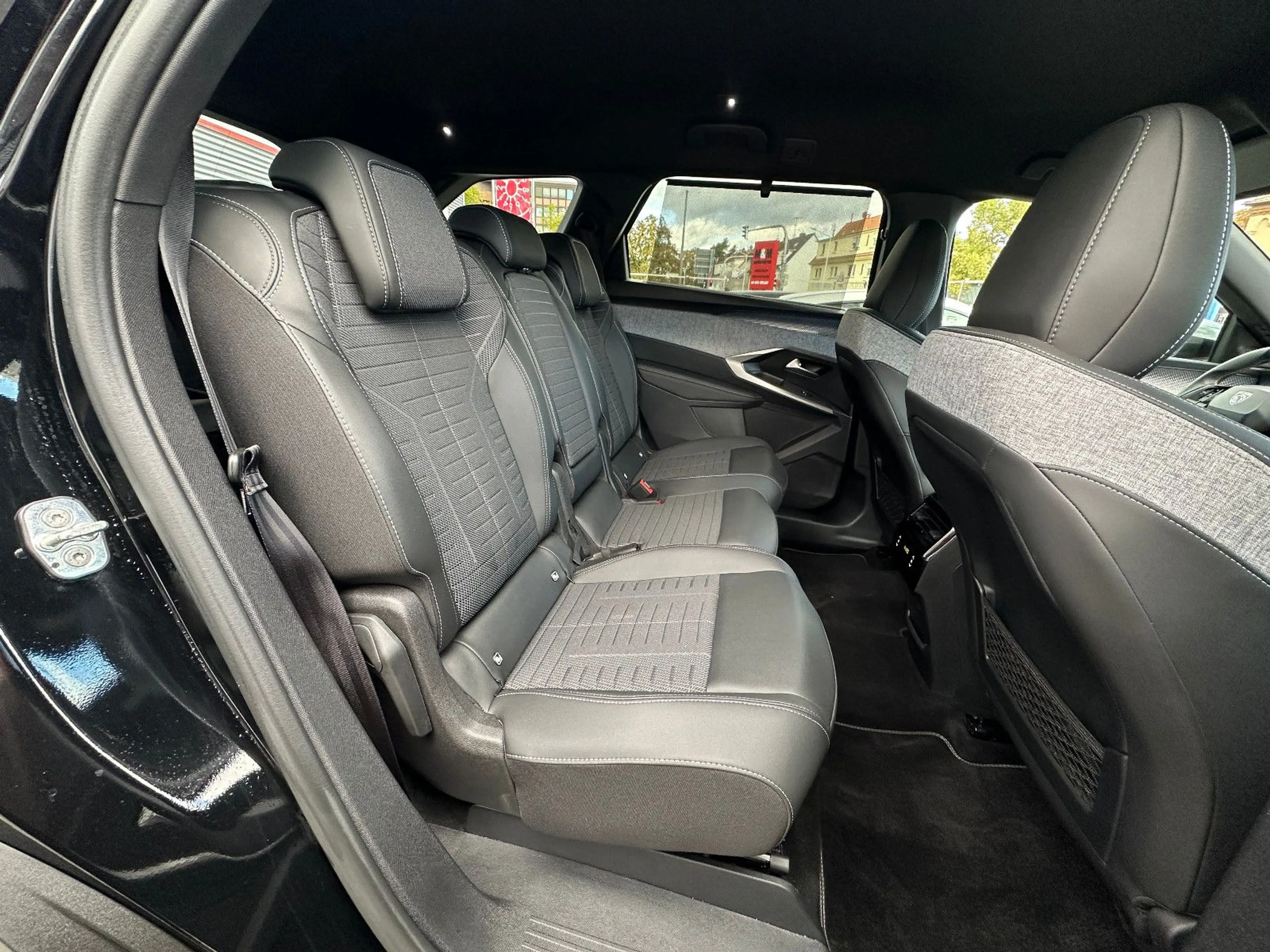 Peugeot 5008 Hybrid 145 GT 7-Sitze ACC/360°/Sh/Assistenz — photo 13