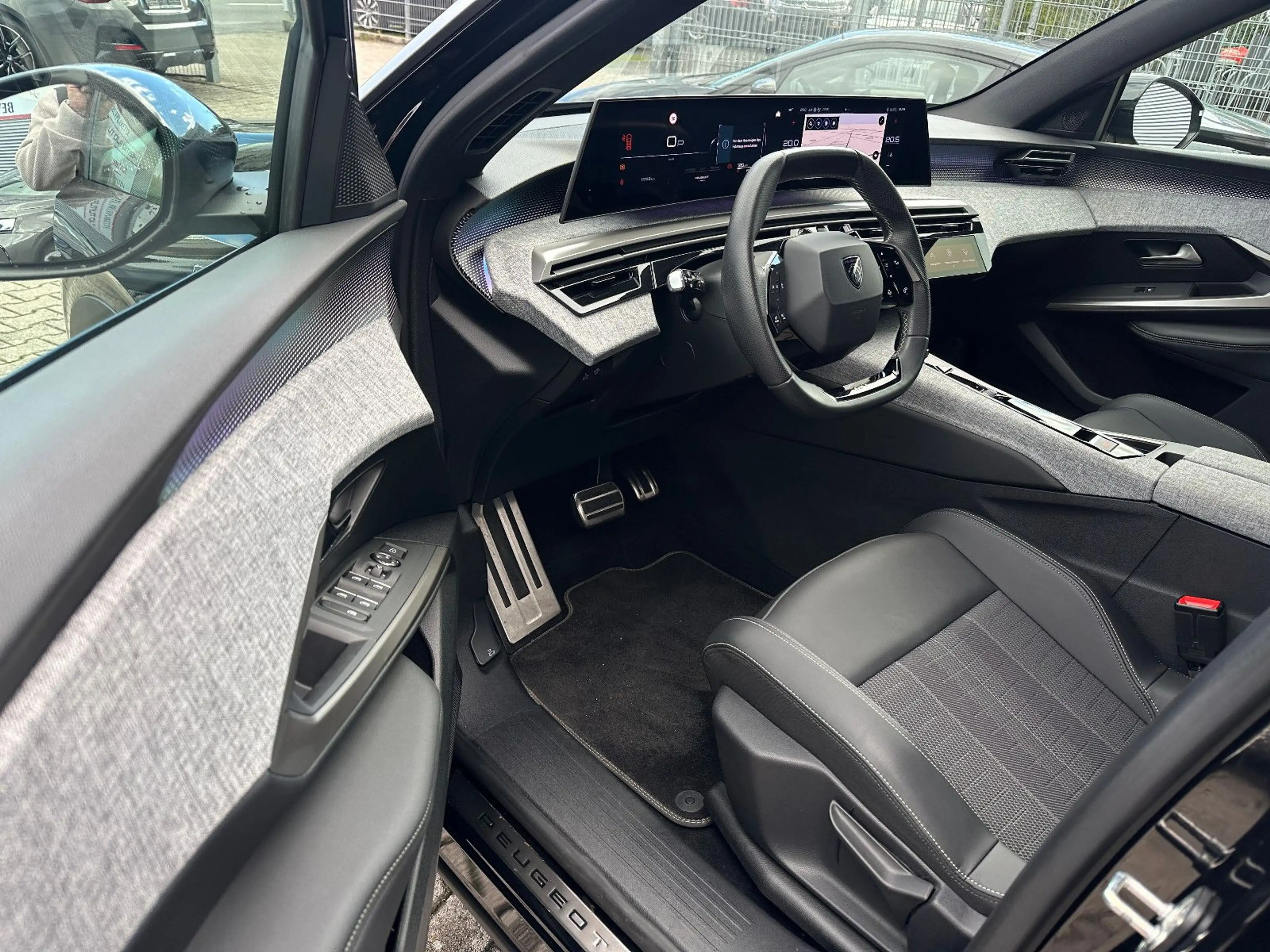 Peugeot 5008 Hybrid 145 GT 7-Sitze ACC/360°/Sh/Assistenz — photo 7