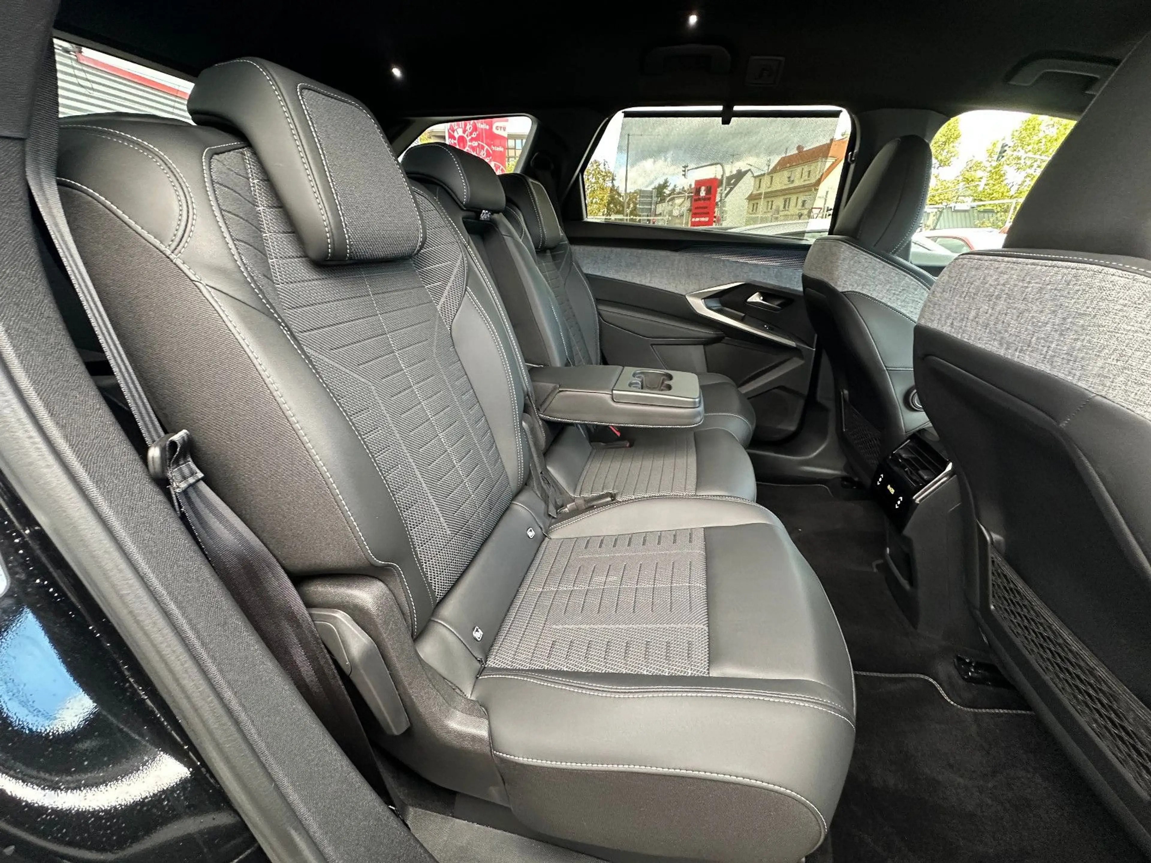 Peugeot 5008 Hybrid 145 GT 7-Sitze ACC/360°/Sh/Assistenz — photo 14