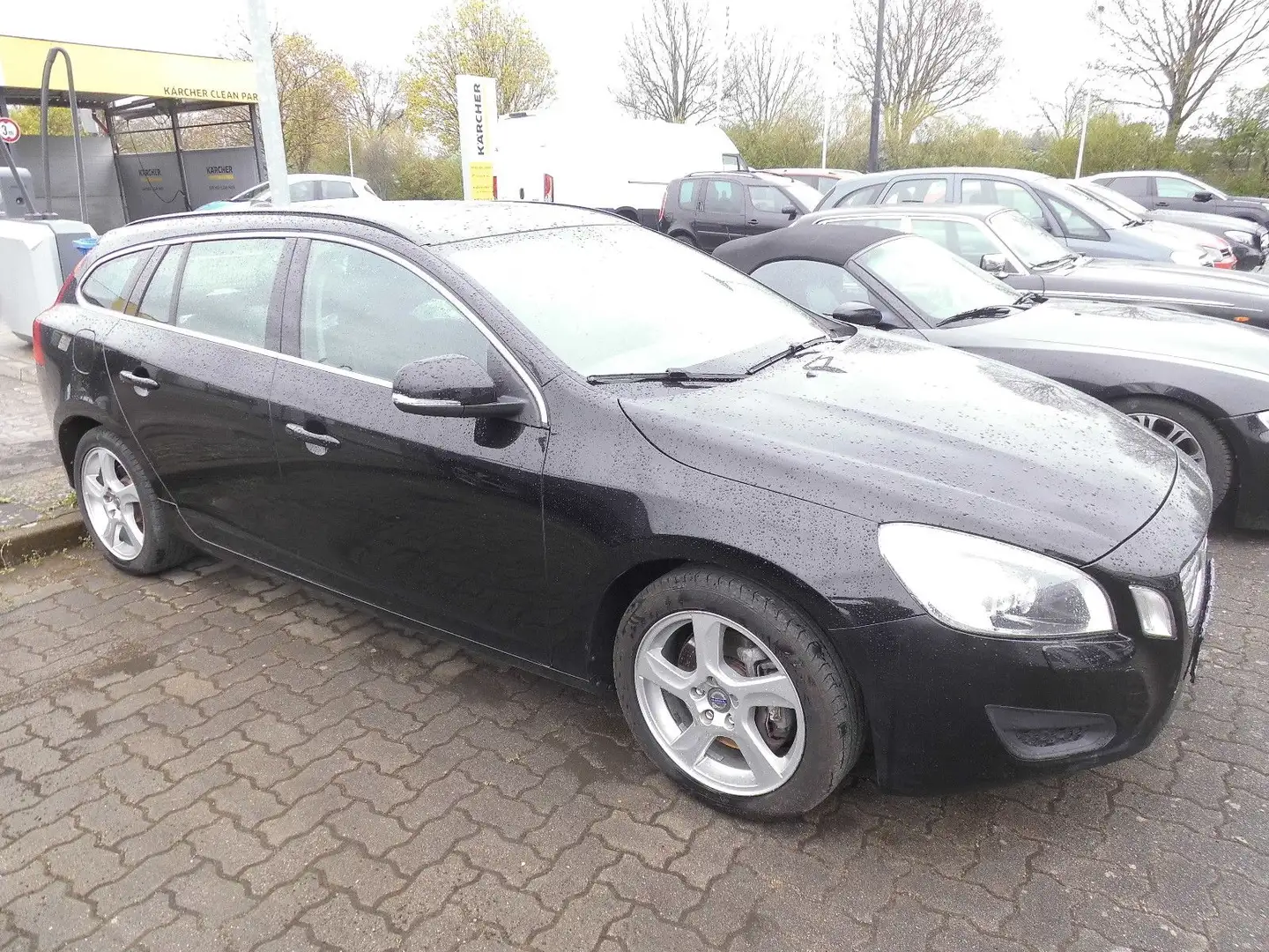 Volvo V60 Kombi Momentum Černá - 2