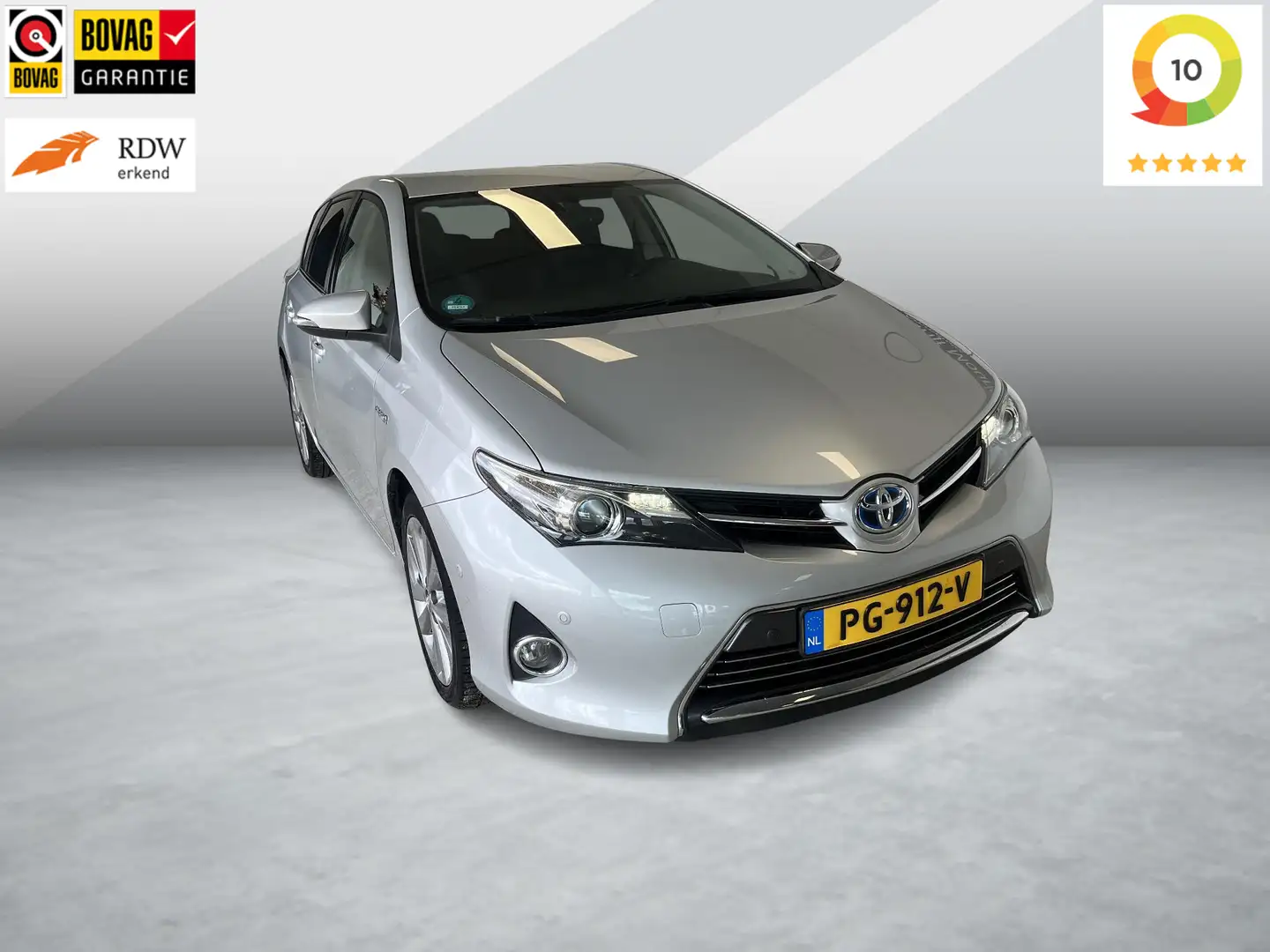Toyota Auris 1.8 Hybrid Executive Grijs - 1