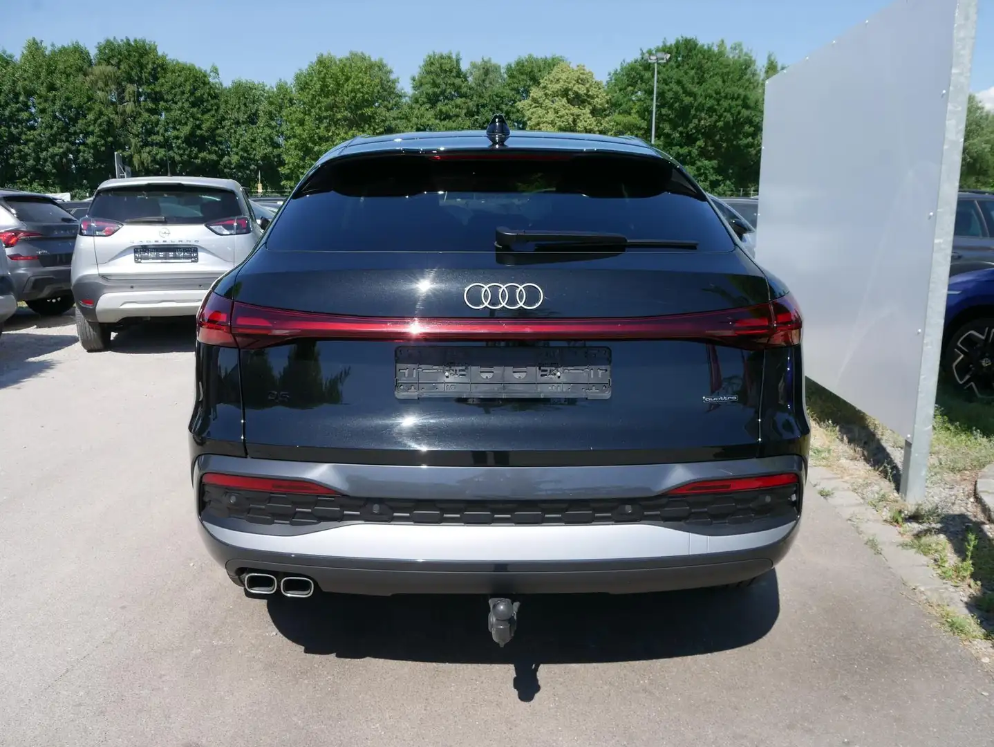 Audi Q5 Sportback quattro S tronic*AHK-SCHWENKBAR*NAVI*... Schwarz - 2