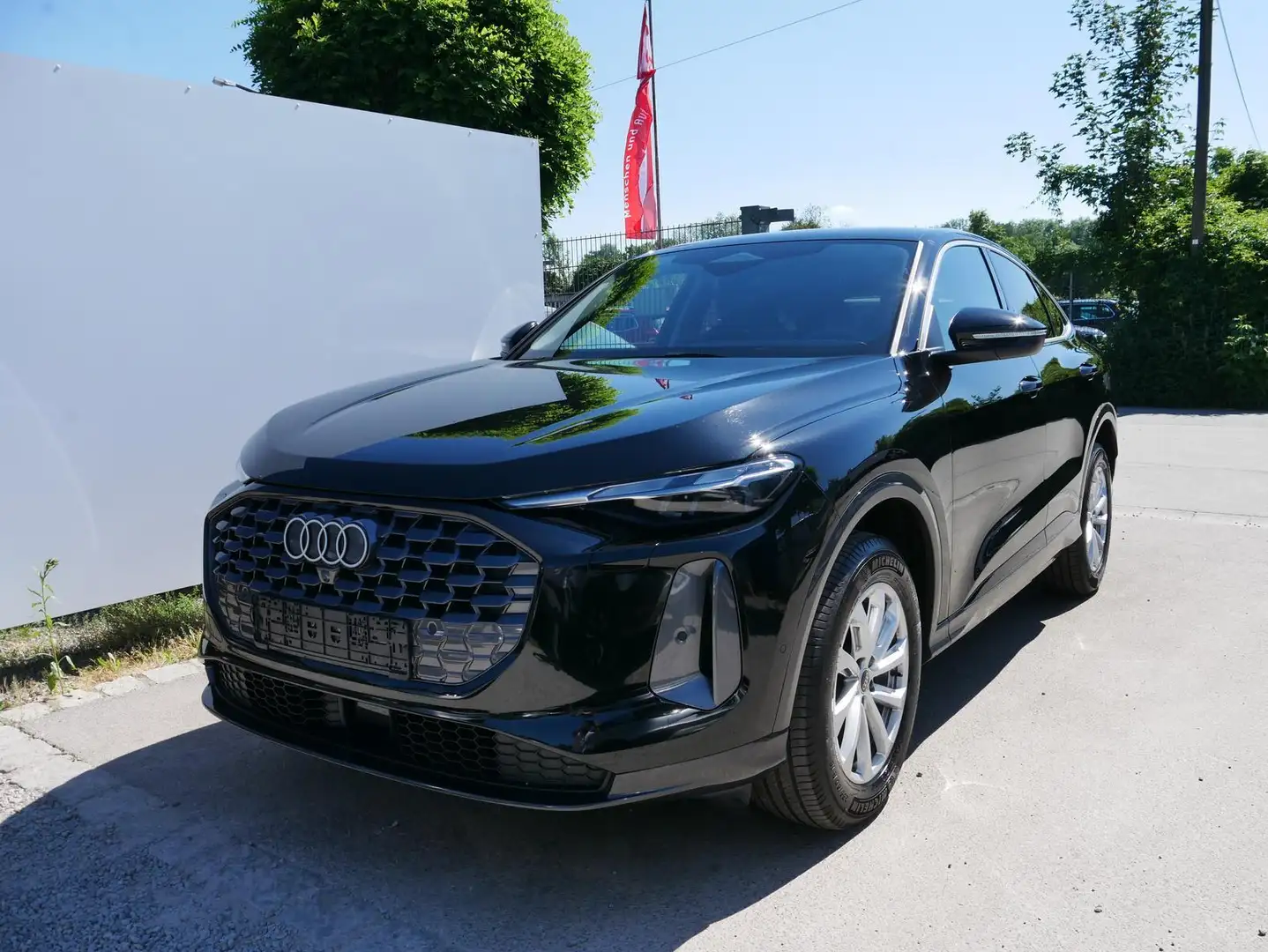 Audi Q5 Sportback quattro S tronic*AHK-SCHWENKBAR*NAVI*... Schwarz - 1