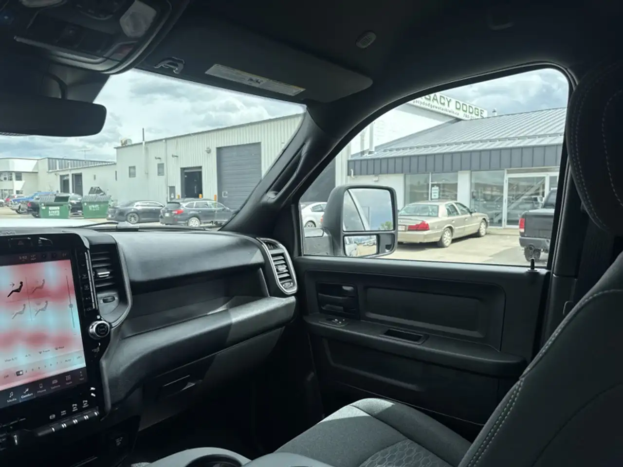 RAM 2500 снимка RAM 2500
