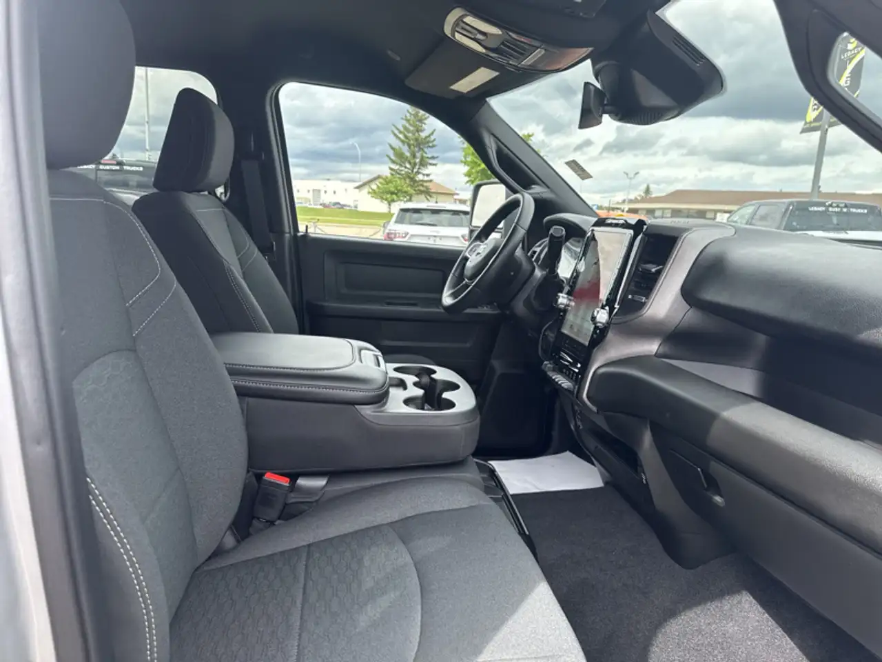 RAM 2500 снимка RAM 2500