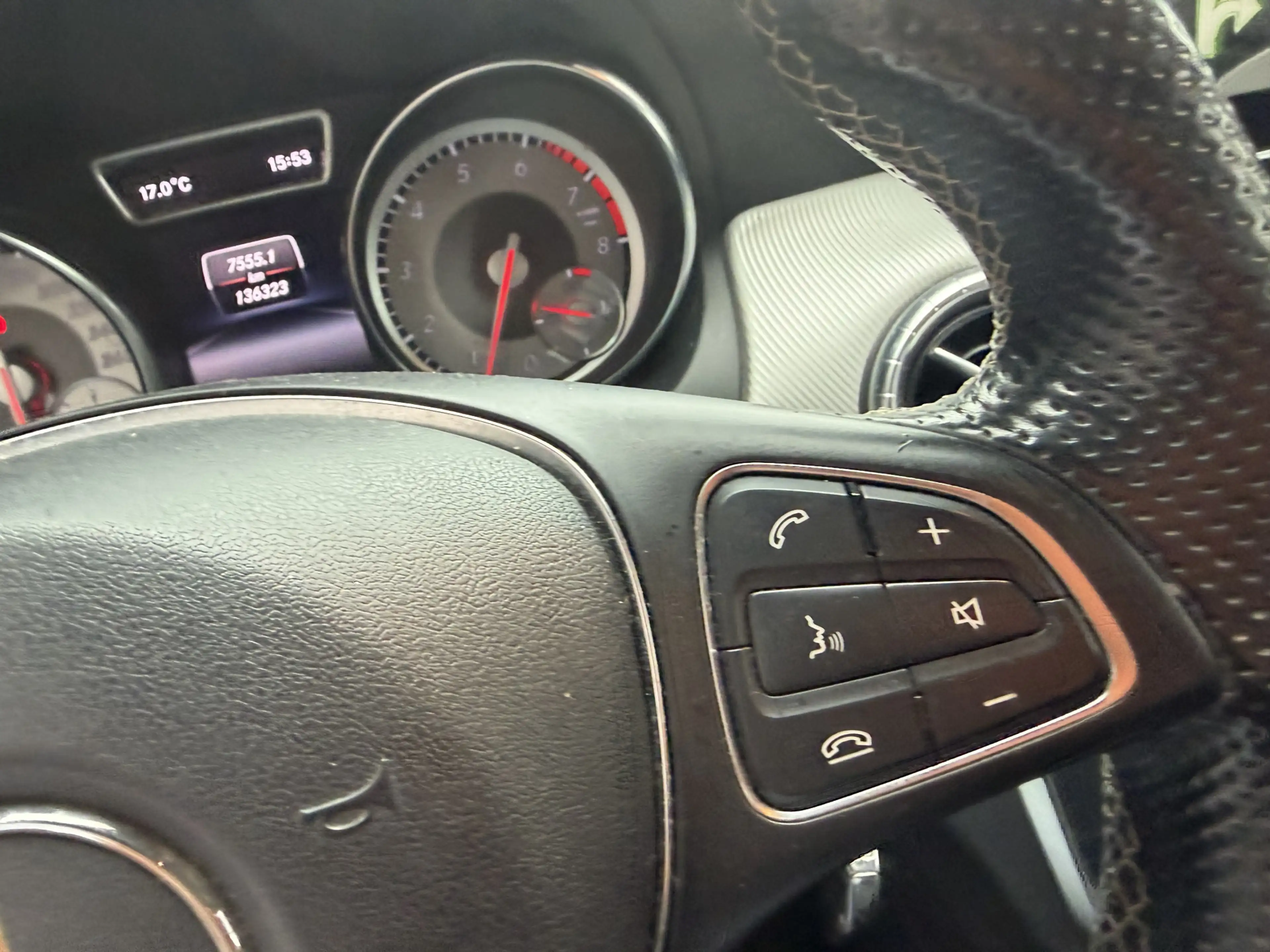 Mercedes-Benz CLA 180 Shooting Brake Bj 2015 km 136.000 Navi,Cruise,Pdc — photo 14