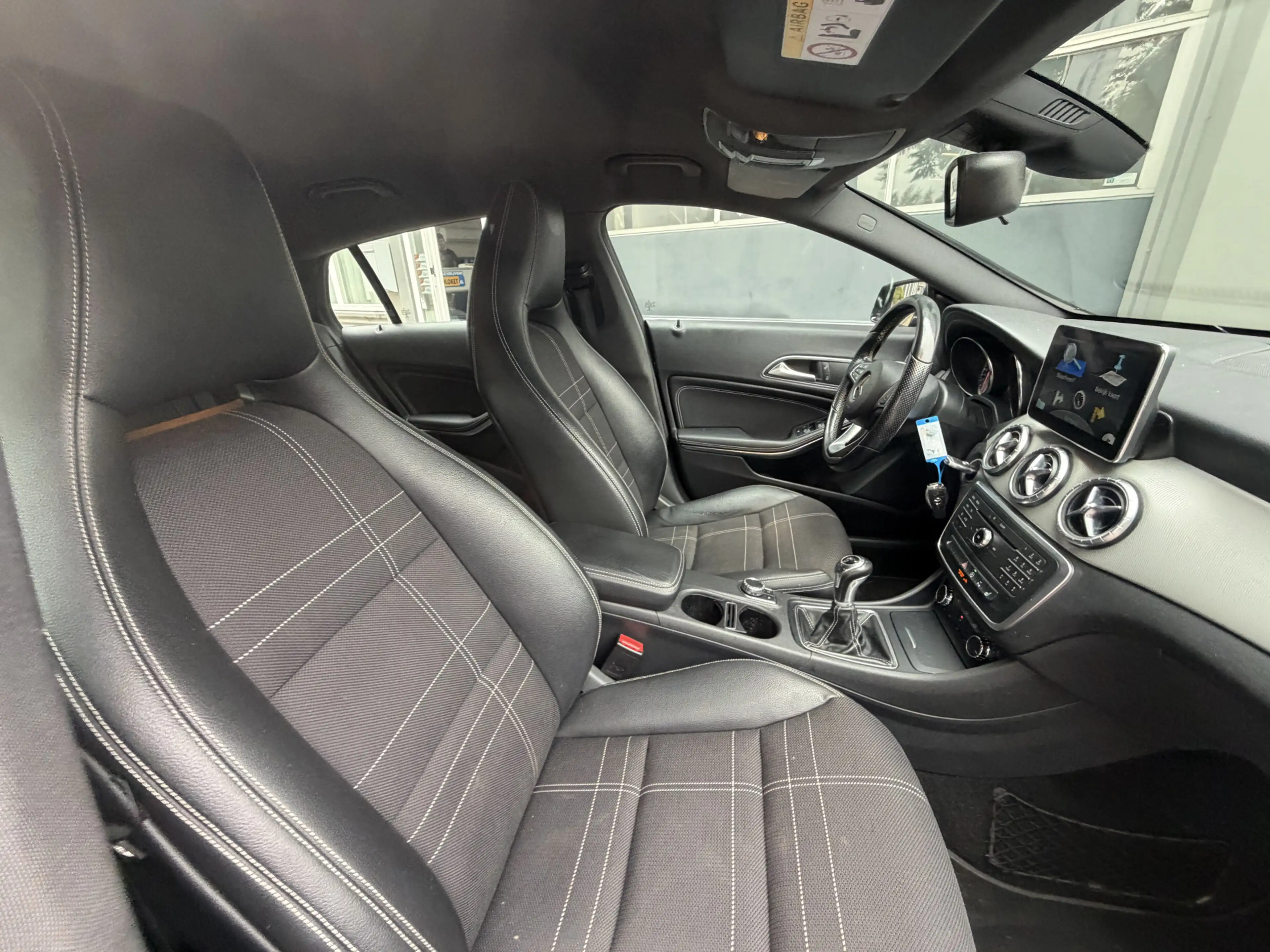 Mercedes-Benz CLA 180 Shooting Brake Bj 2015 km 136.000 Navi,Cruise,Pdc — photo 15