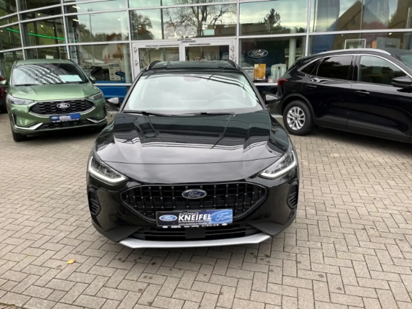 Ford Focus Turnier Active 1.0 EcoBoost Mild-Hybrid EU6d Černá - 2